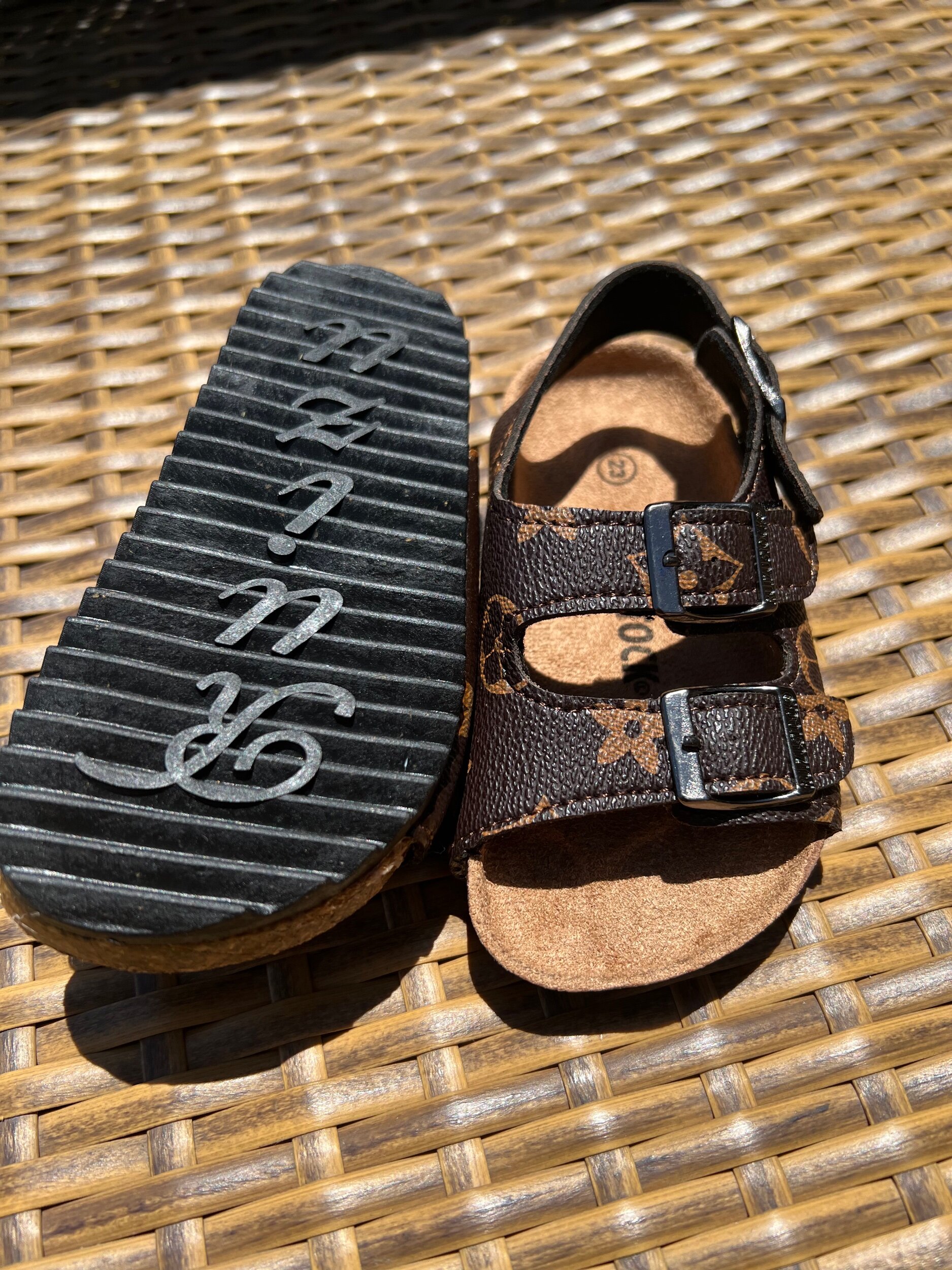 A8DB16CA-76DD-46AD-A4F9-99D2E2AD621E