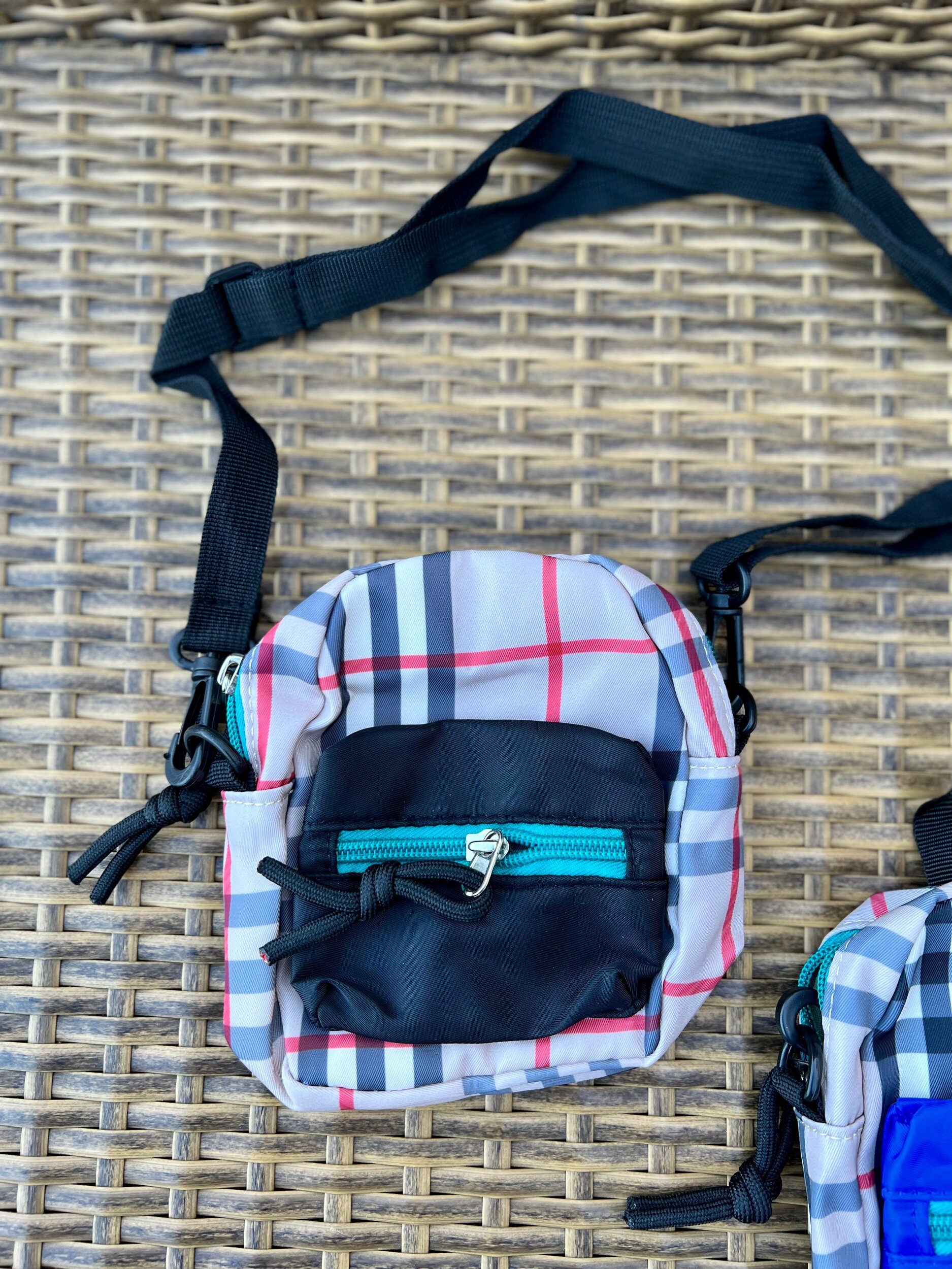 4D0A7F36-0B19-41EF-BBCA-4CCB8594470F