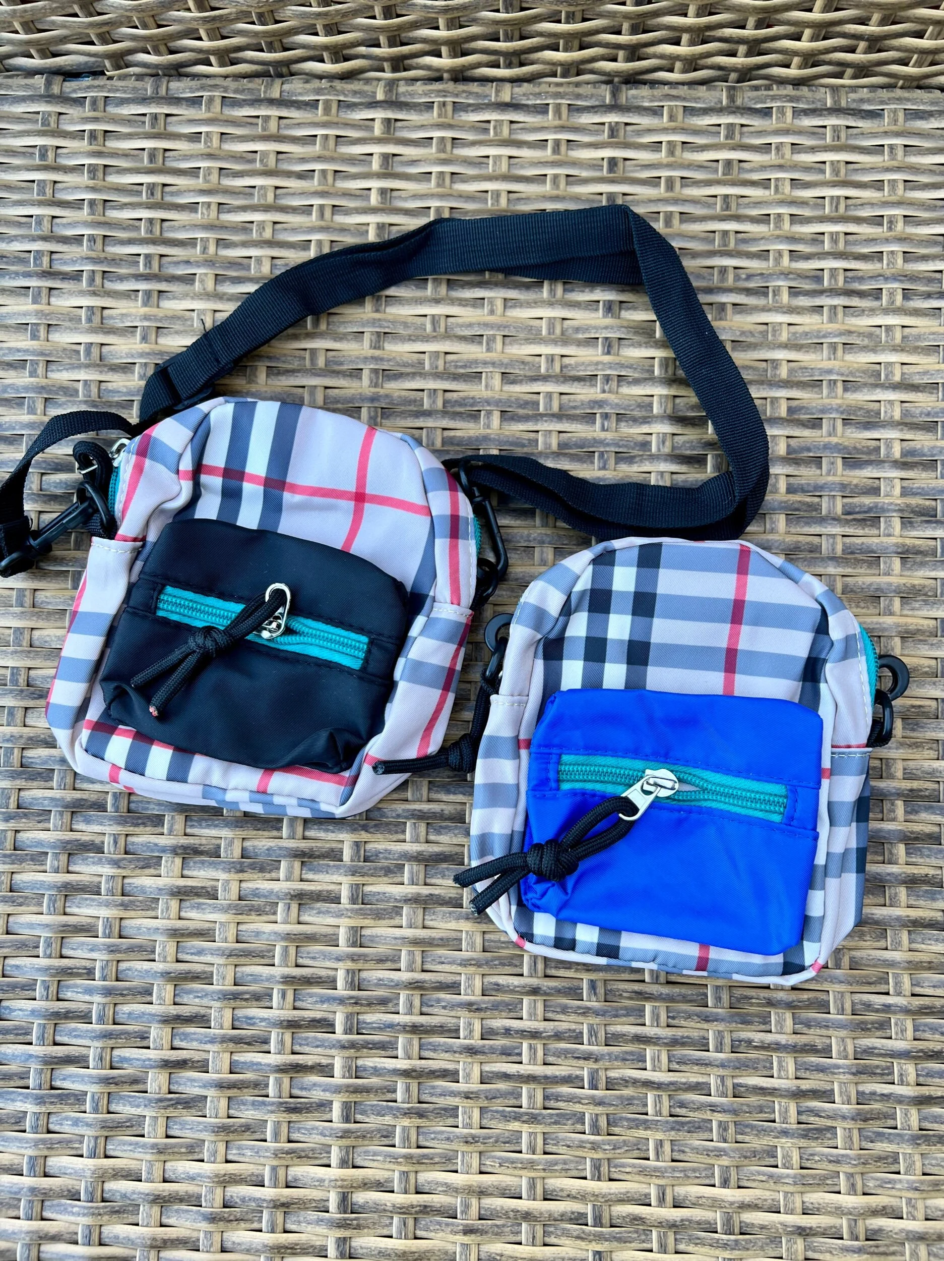 03C6F948-E81B-429C-82E5-CE70F1DAAAA4