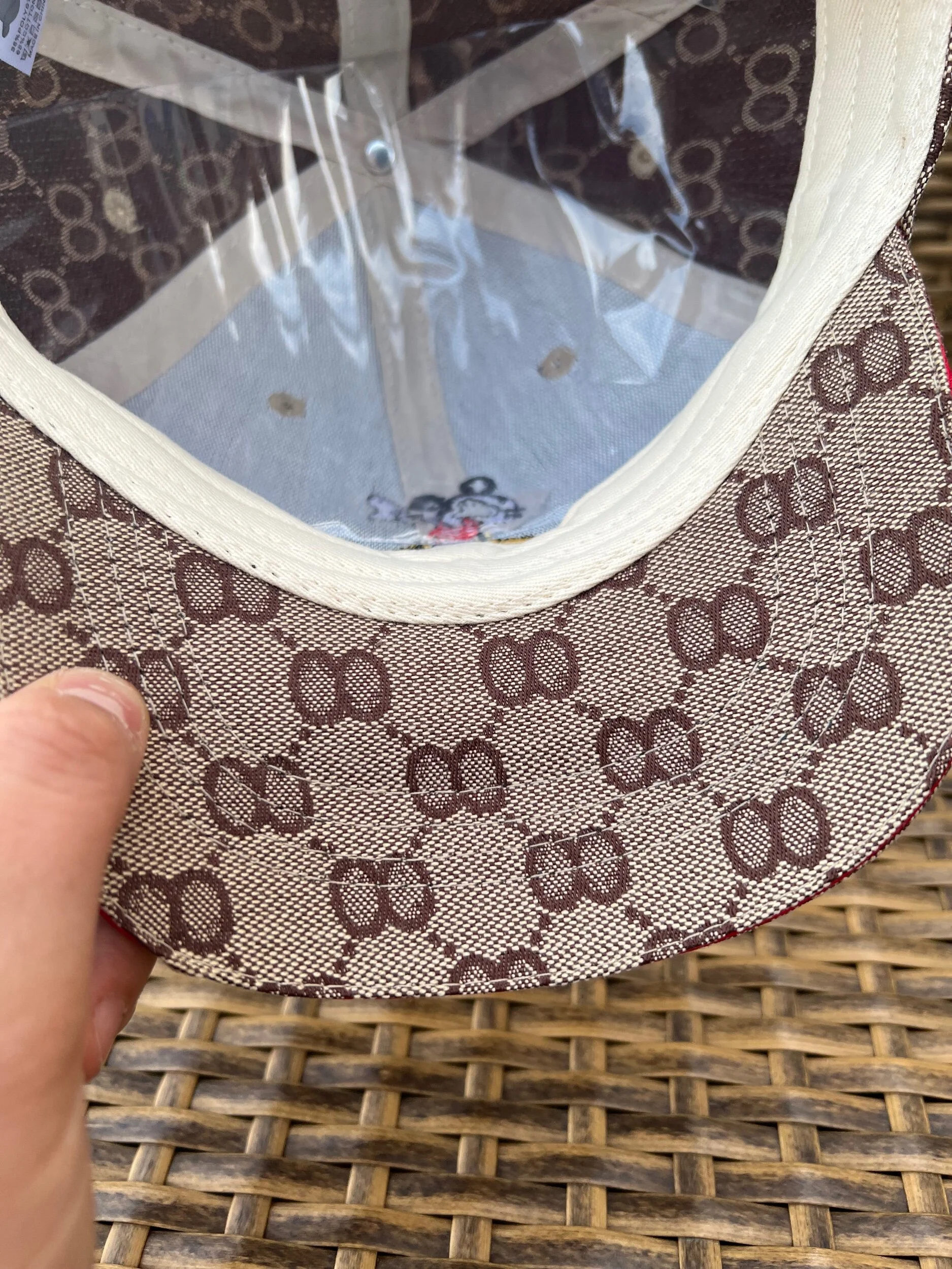 A7FDF76D-0E1C-42B2-8809-83828F78ED68