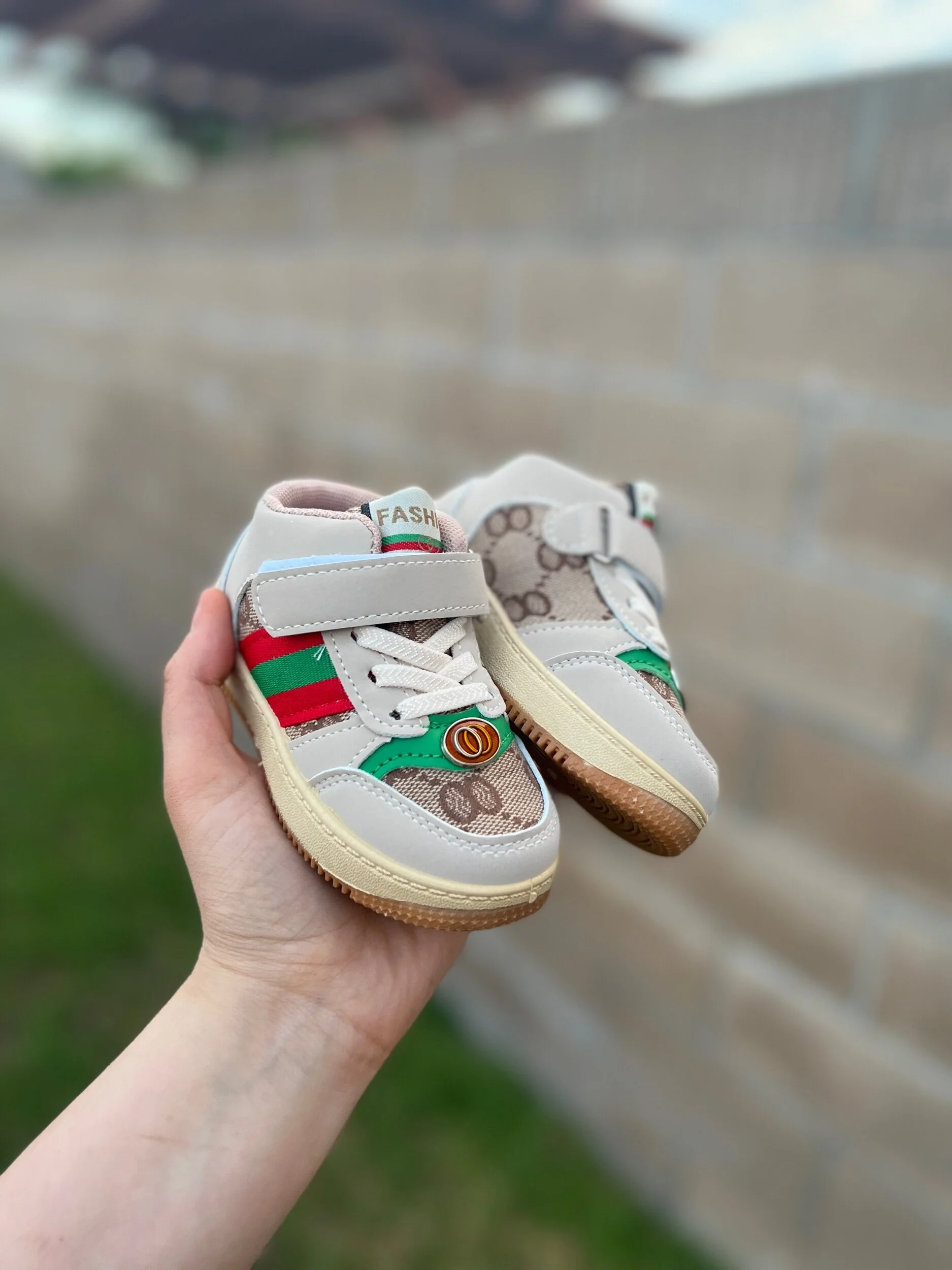 06A7BD12-8517-418D-B286-C695D5E8522F