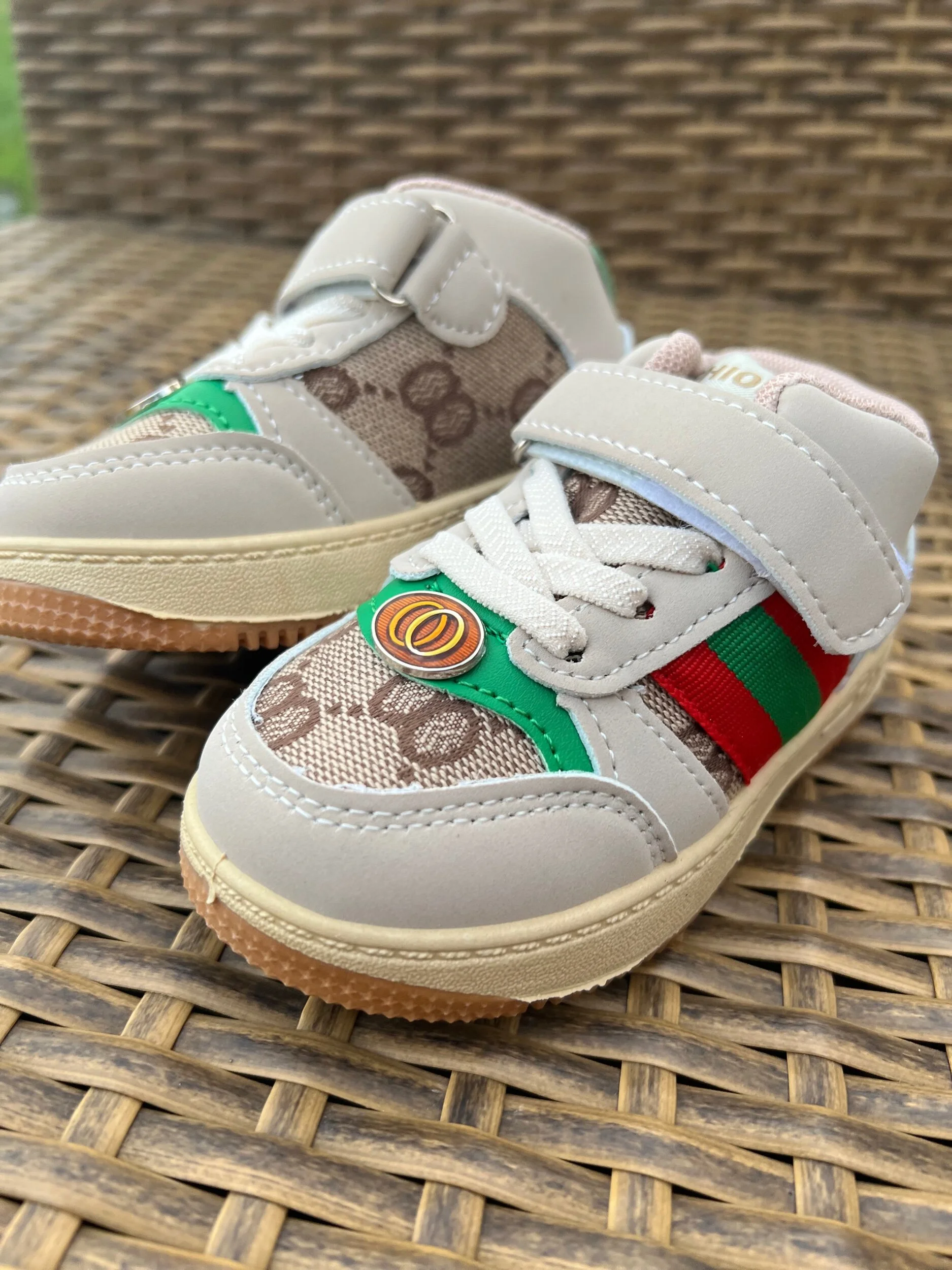 2B9D75F1-B580-439E-9CEF-E40D59DBD31E