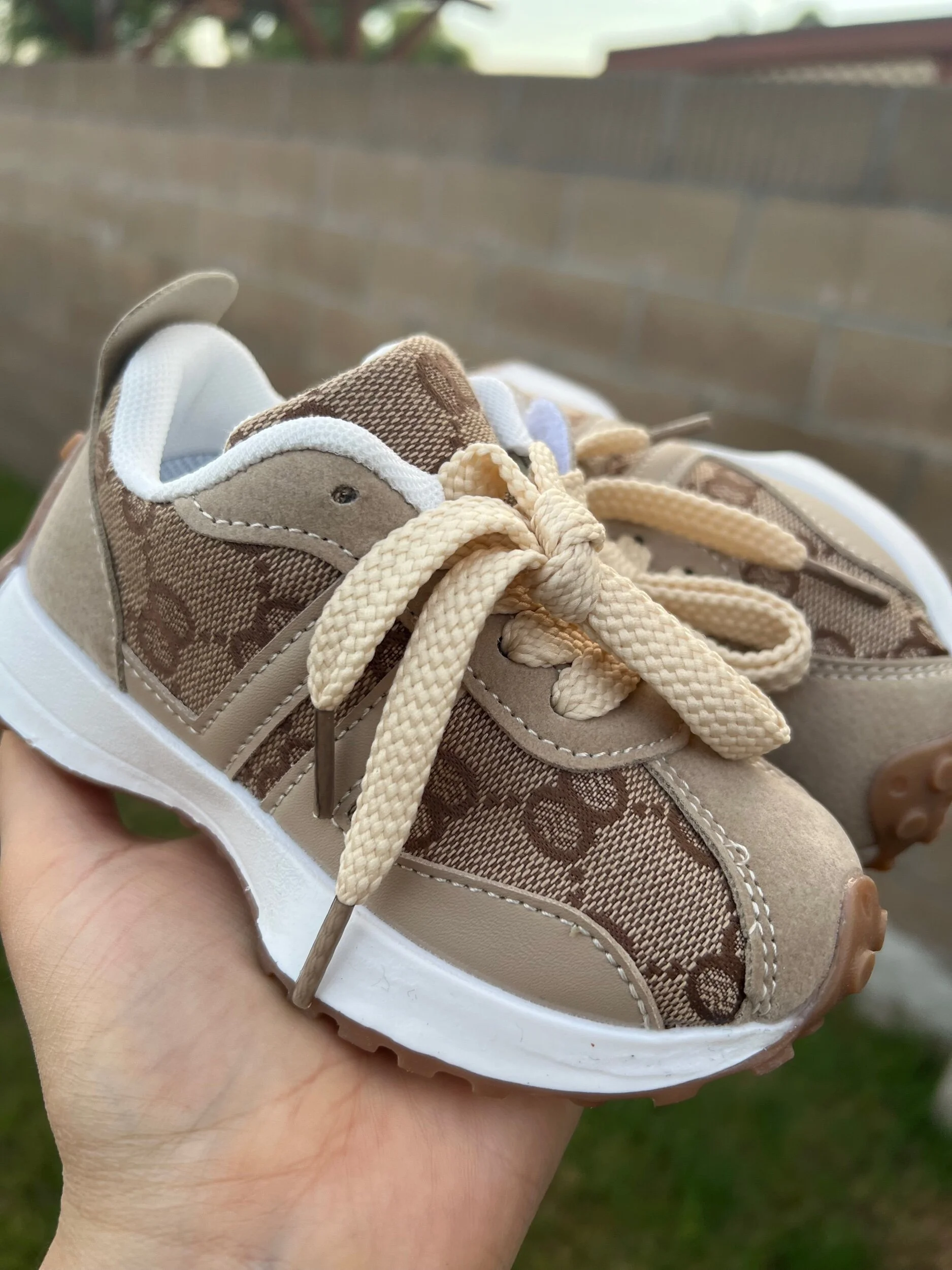 B5D9C1A3-DB0F-4322-BF74-906149EB7E43