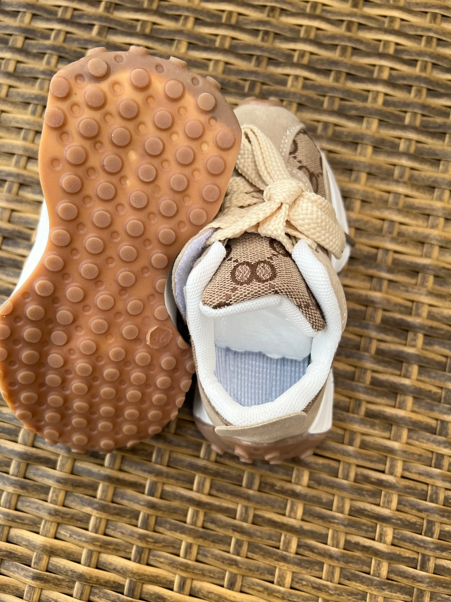 D0B8FB21-D2EE-4B5C-AF12-A1FBA92BD08E