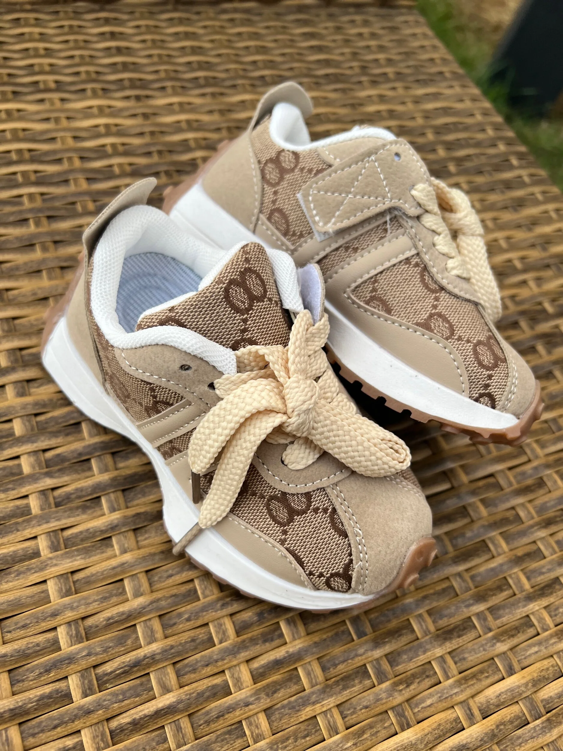 9252D22E-9A27-49EC-A4F3-9A7A9E3C7EF7