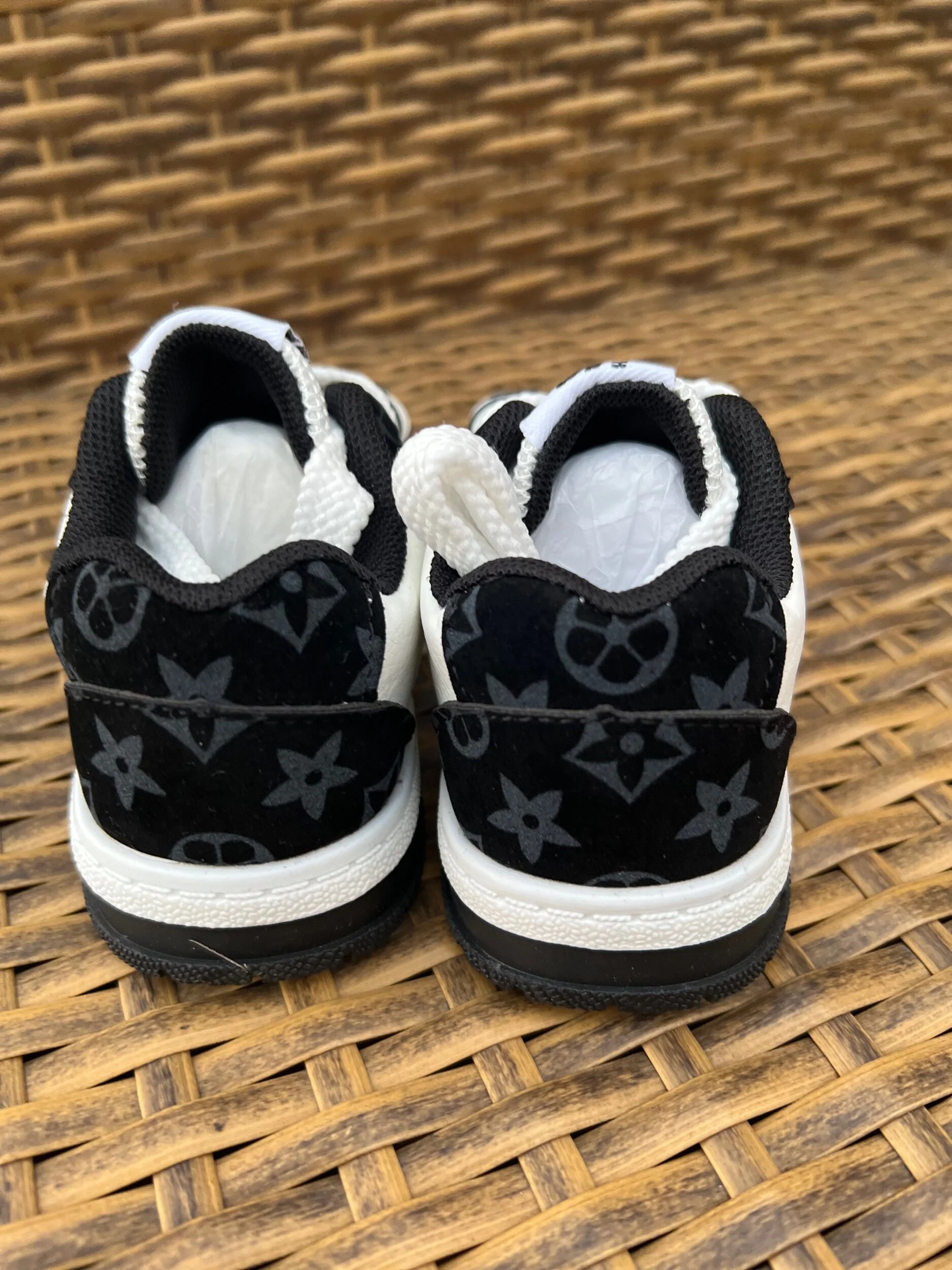 14B1723C-DA9B-46D8-AADE-0F7AA5000DED