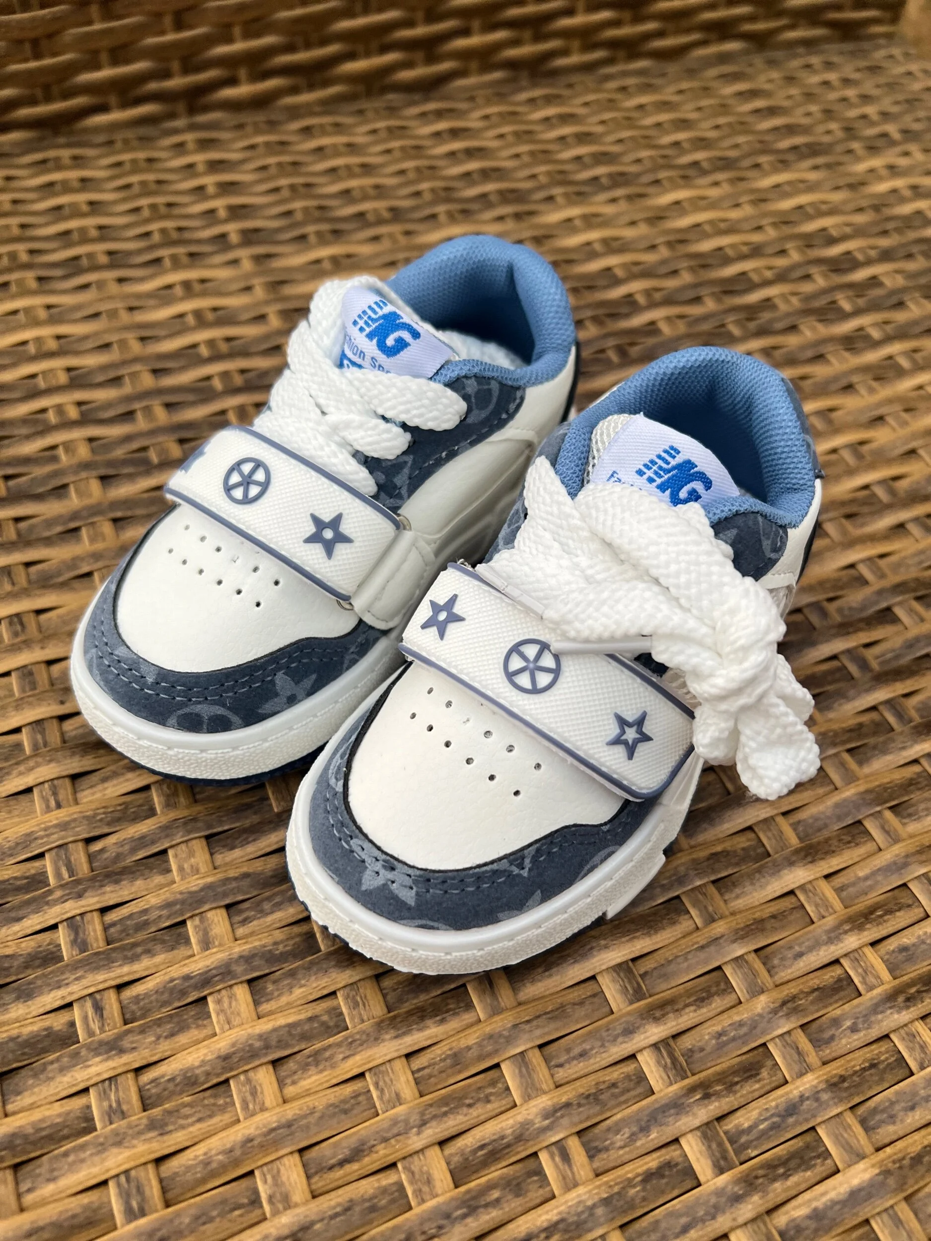 9F9EA8B6-2870-4E8A-AF82-D10E46047BA3