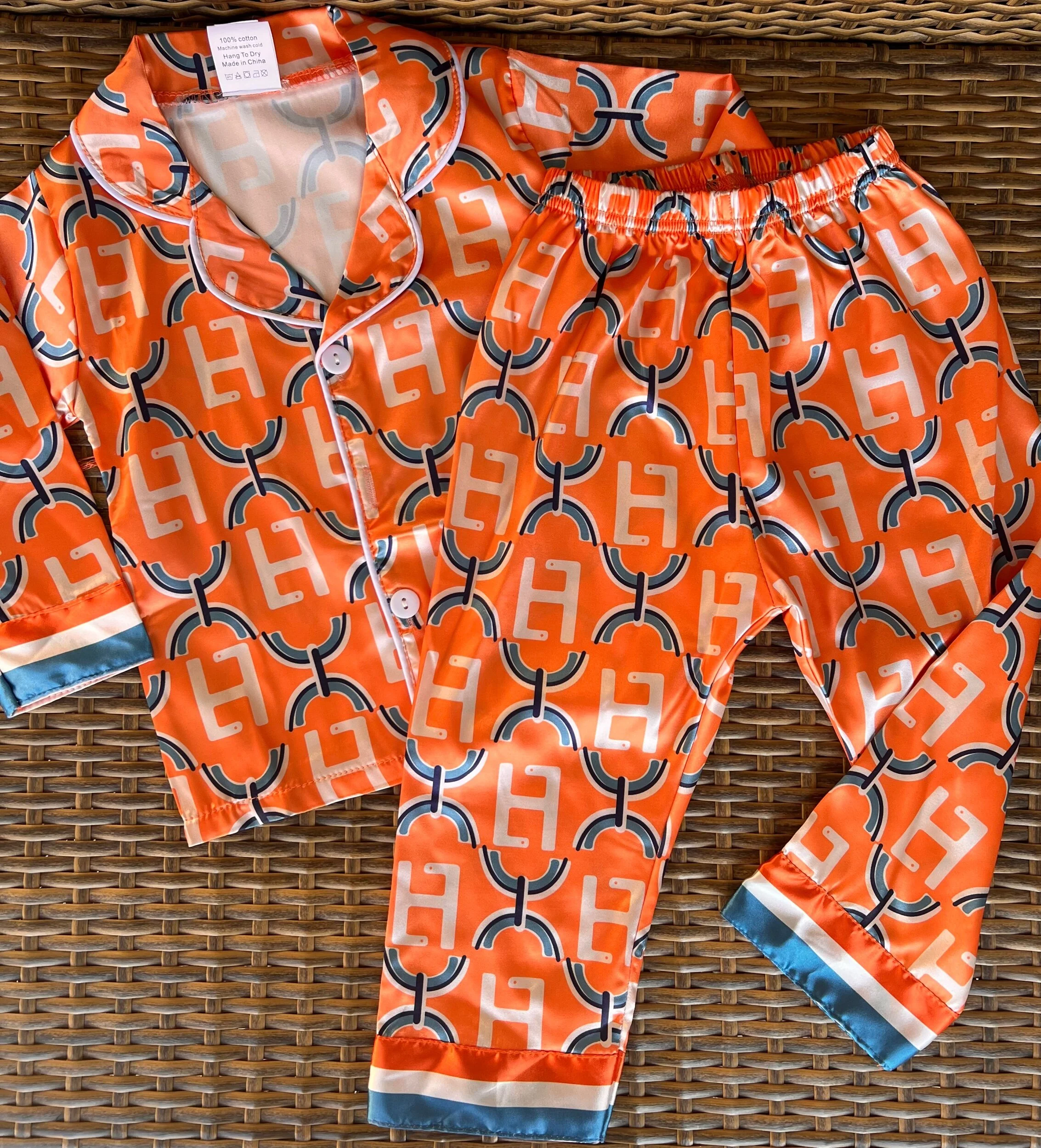 756A96B0-0A28-45E7-A6D8-44B12050190E