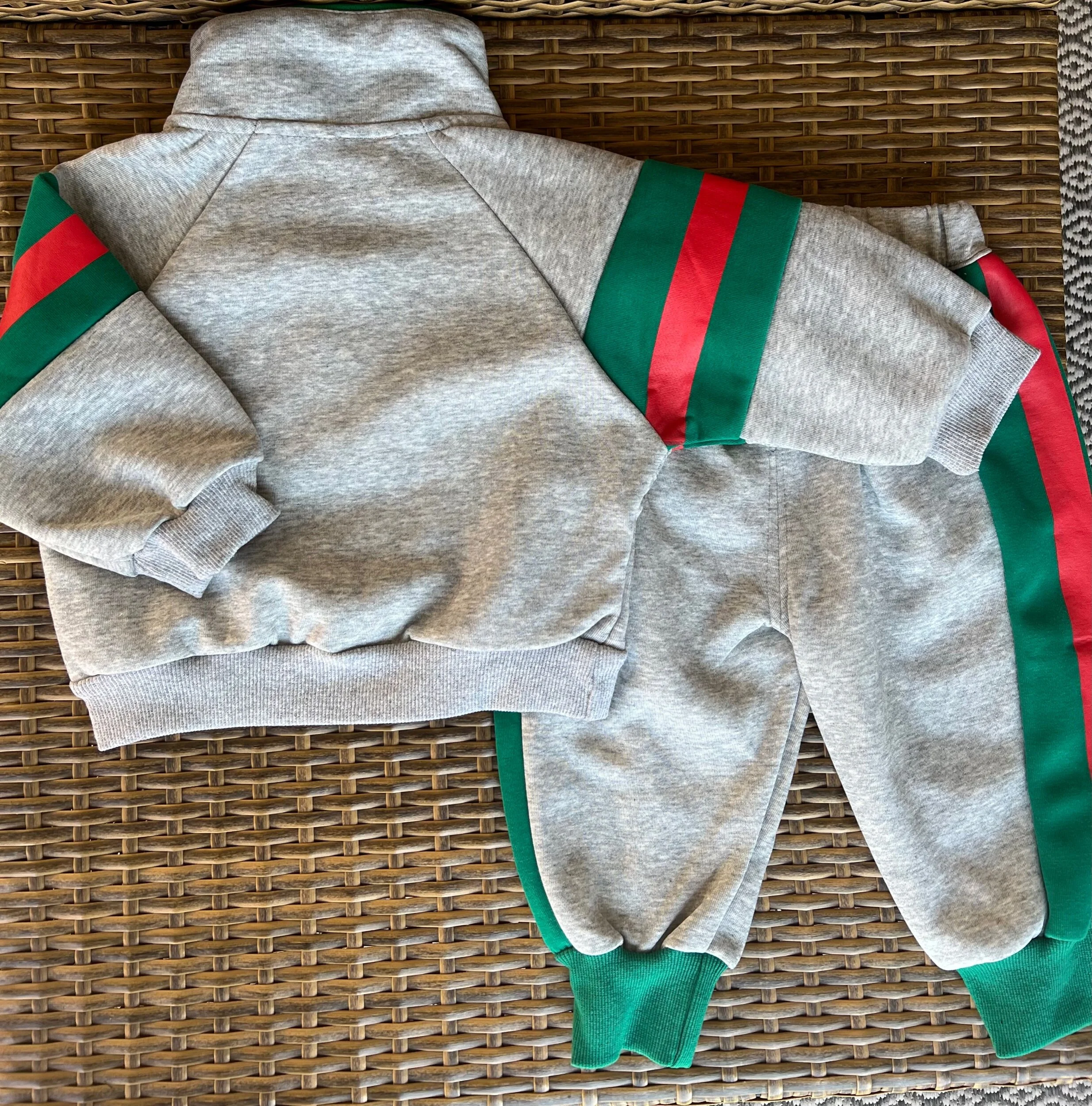 32861028-9F81-41C3-87C5-294915C2F6C1