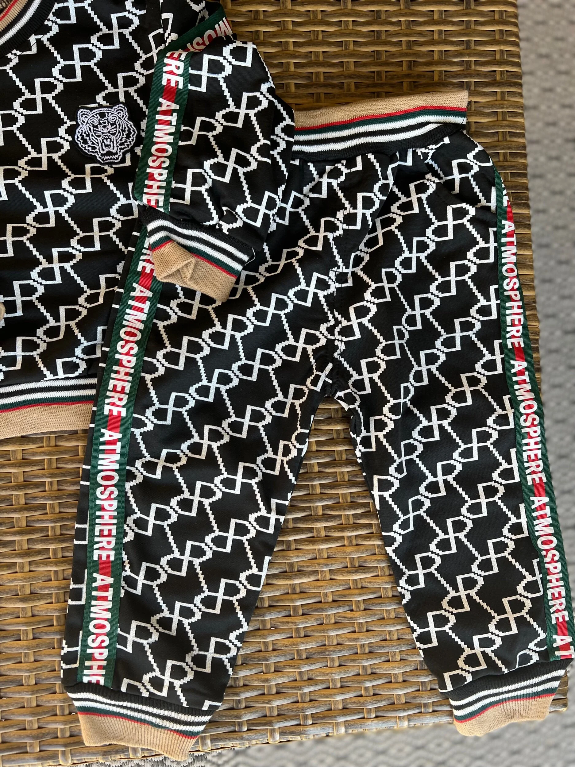 CC5939D4-AA2F-4E4B-B583-CEC5E45497D2