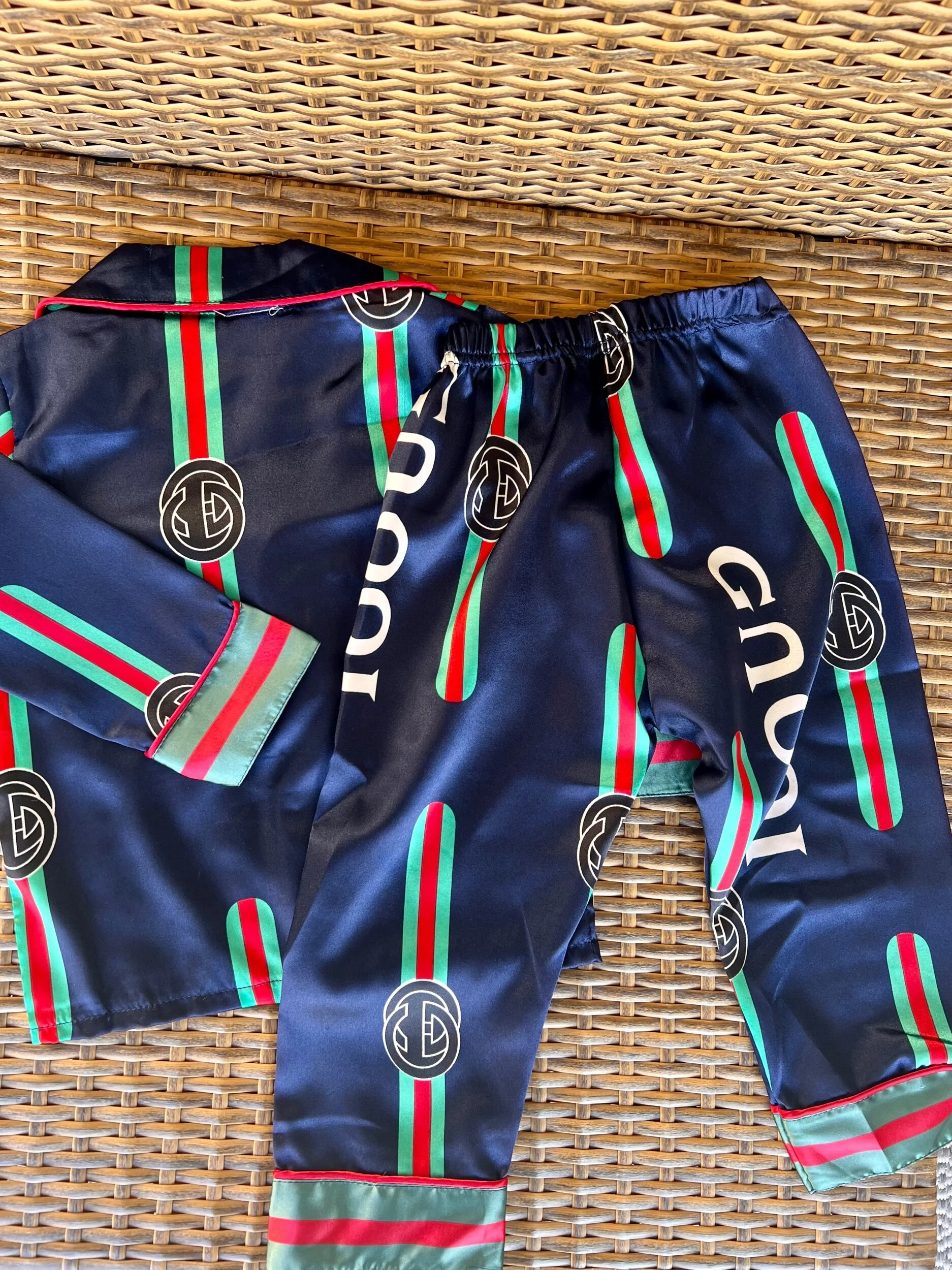 9FB958CB-D334-49D7-BB56-628F048F9C74