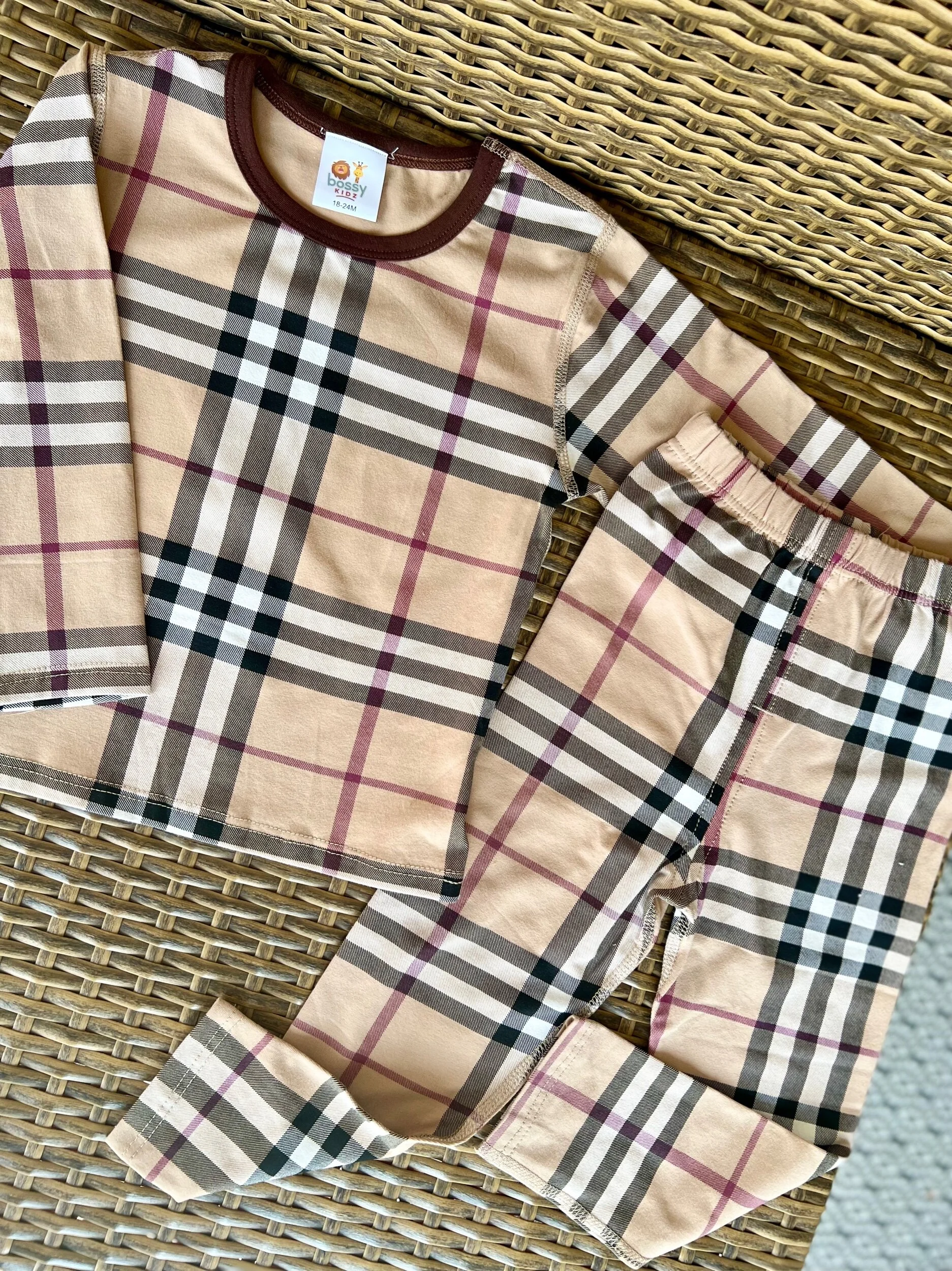 AE204E8F-8B82-4E6F-87BC-FD45800C7C4D