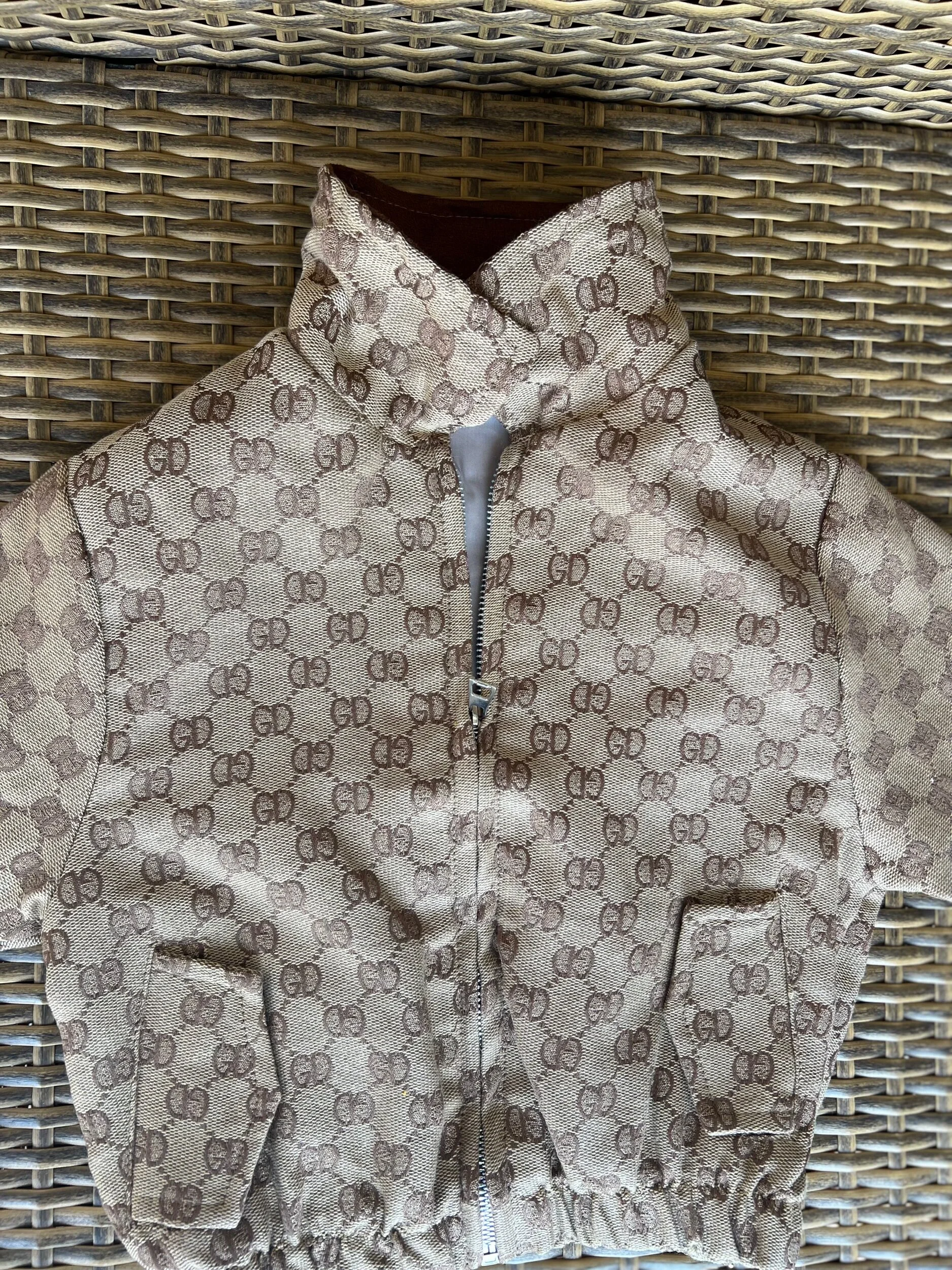 7E076D8E-EE57-4FC8-9DDE-235E624D19D3