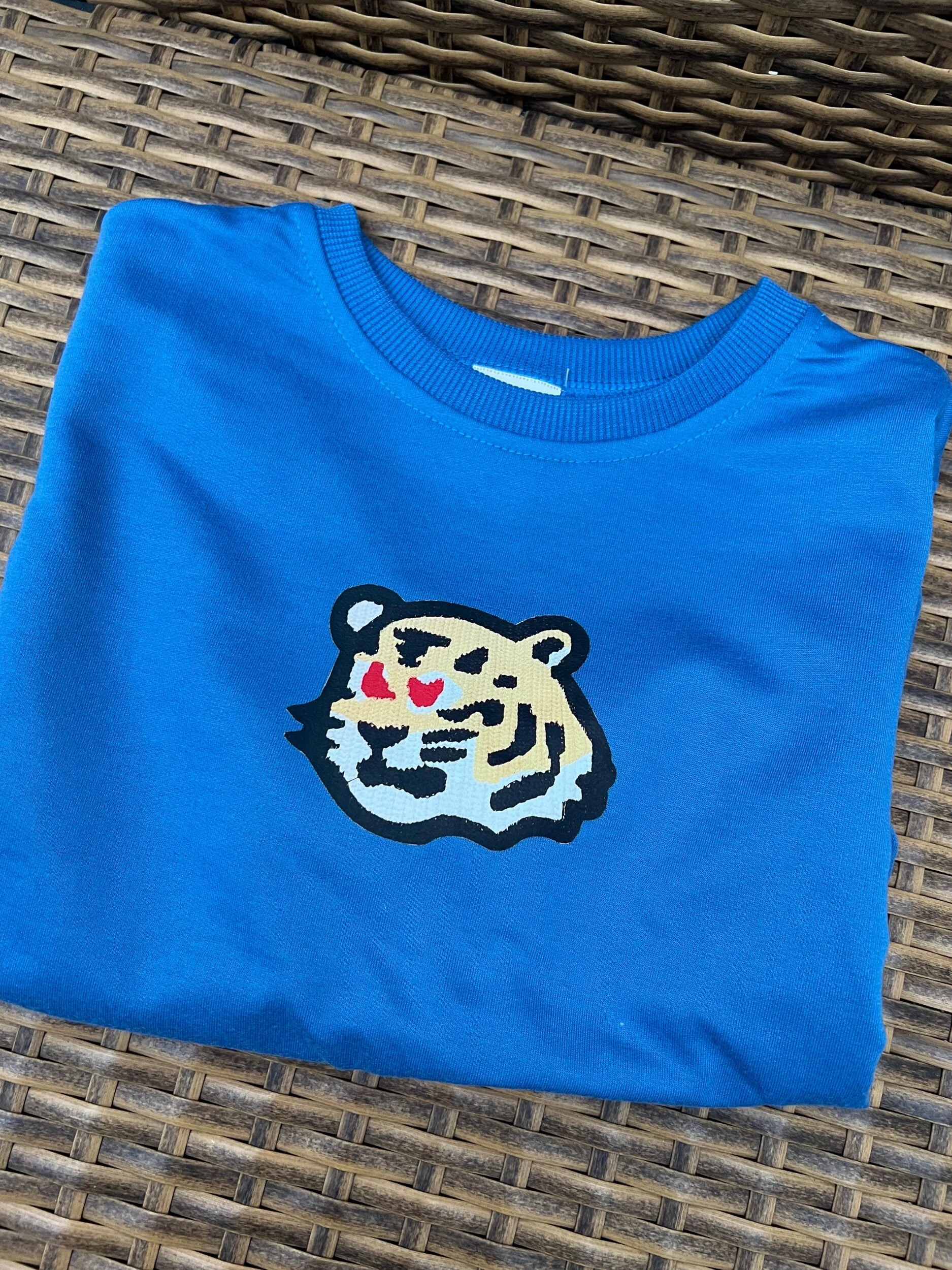 D8DF4E1A-C529-41C9-BD80-0B5A0995E2BC