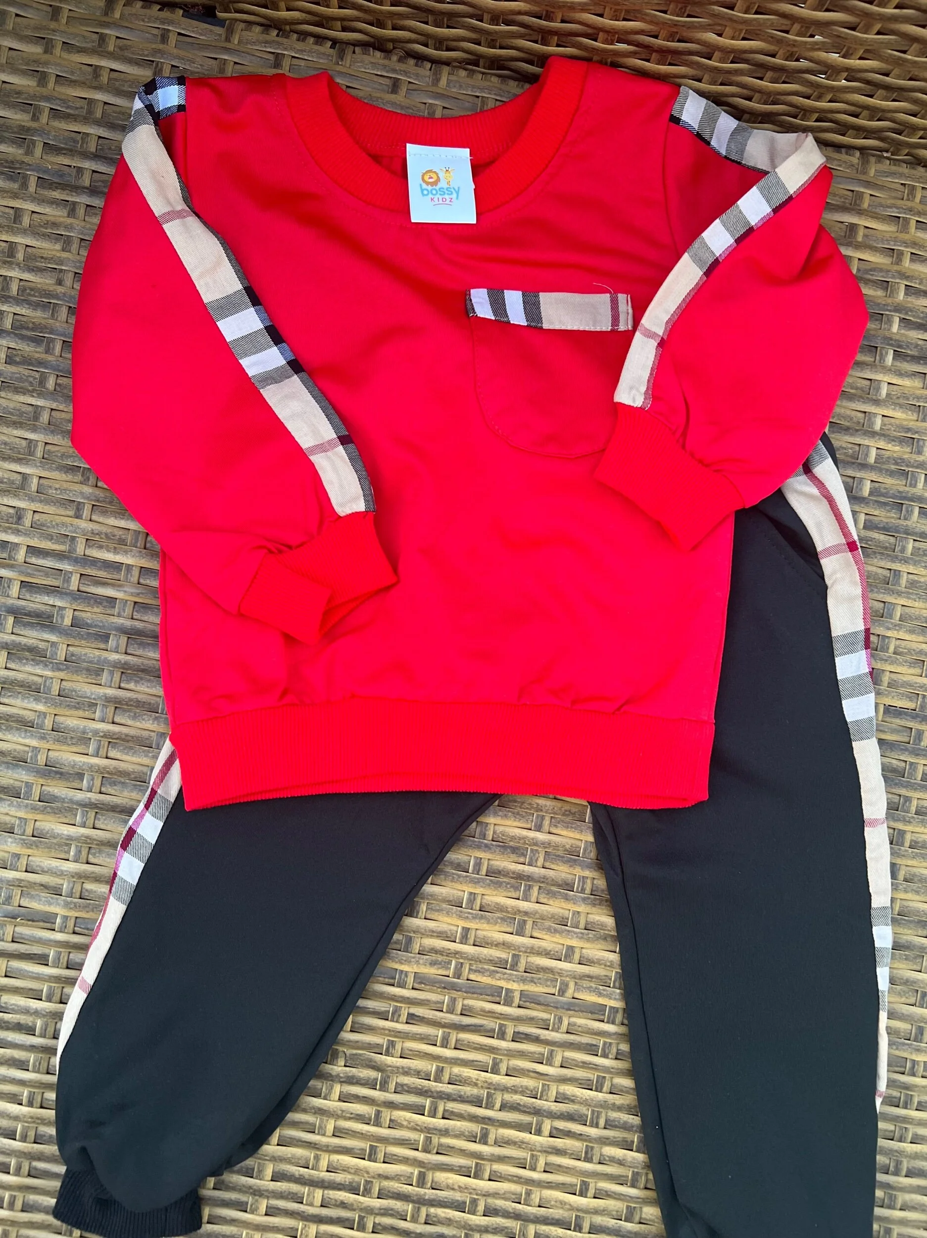 3474E379-FEE3-420F-B0E7-9E4B0ADE0279