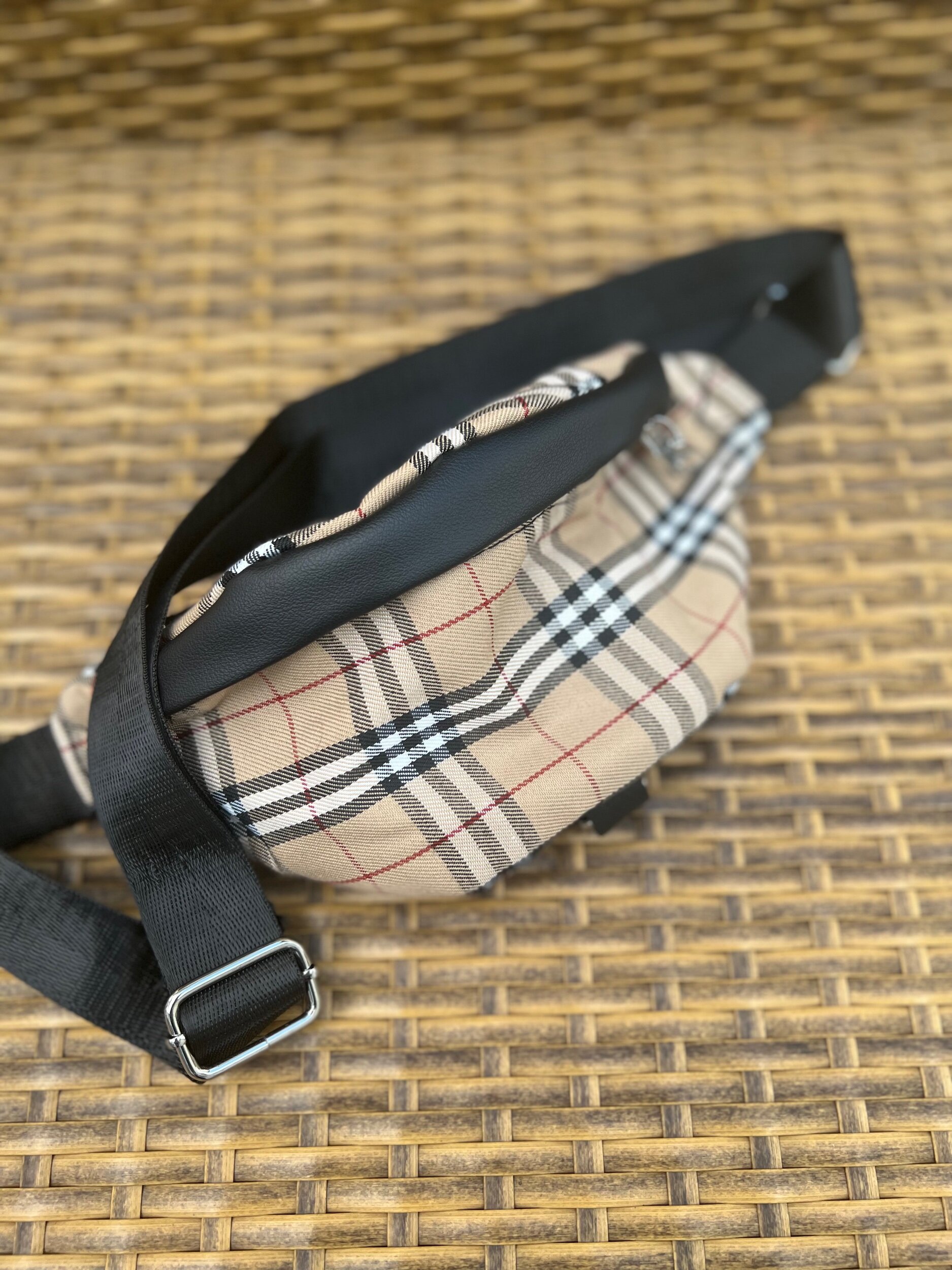 C74D3F93-B925-4D72-B899-EC033F7C4427