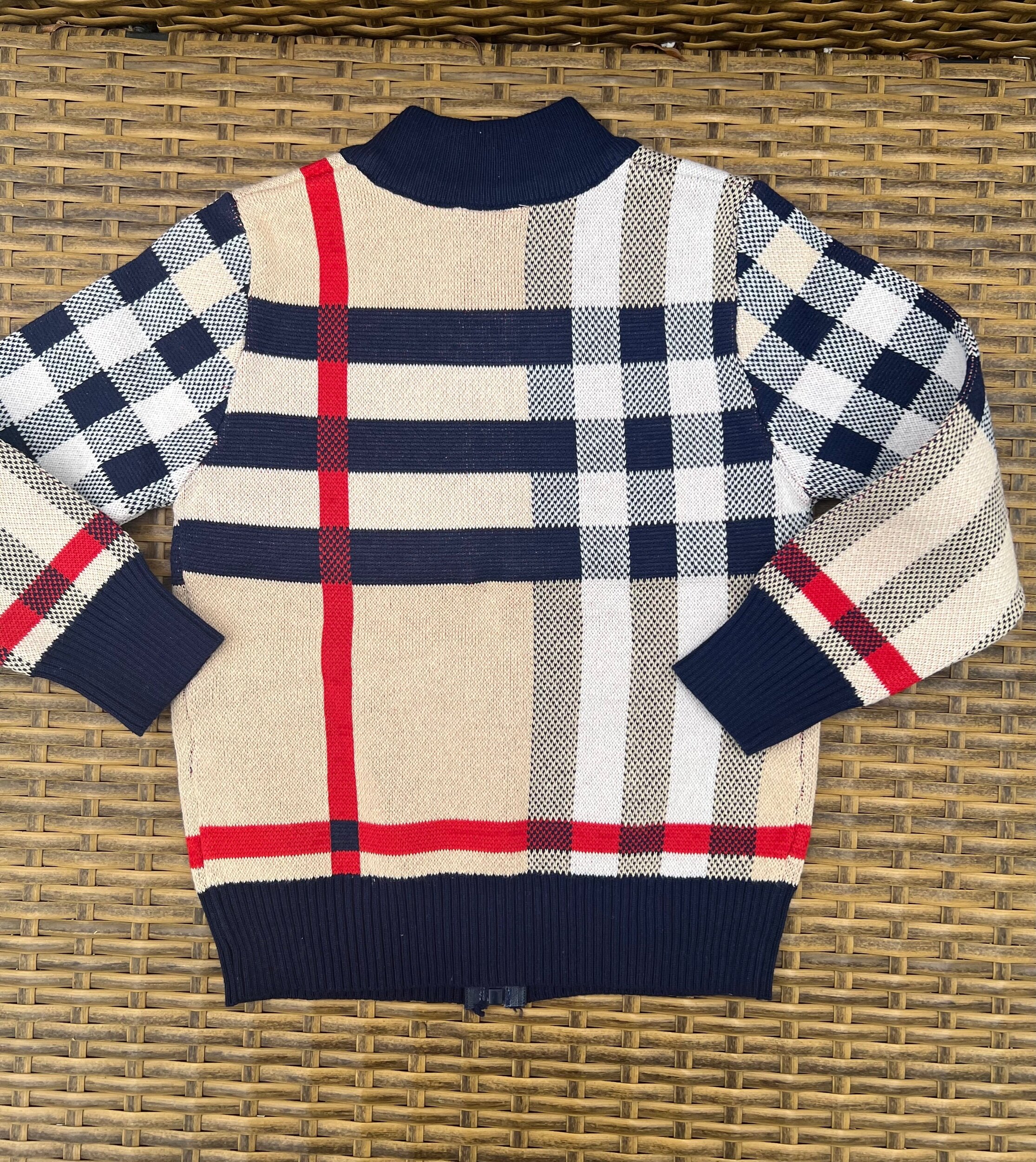 90A5C9C7-2A85-43E3-A0A8-8270663E87E8