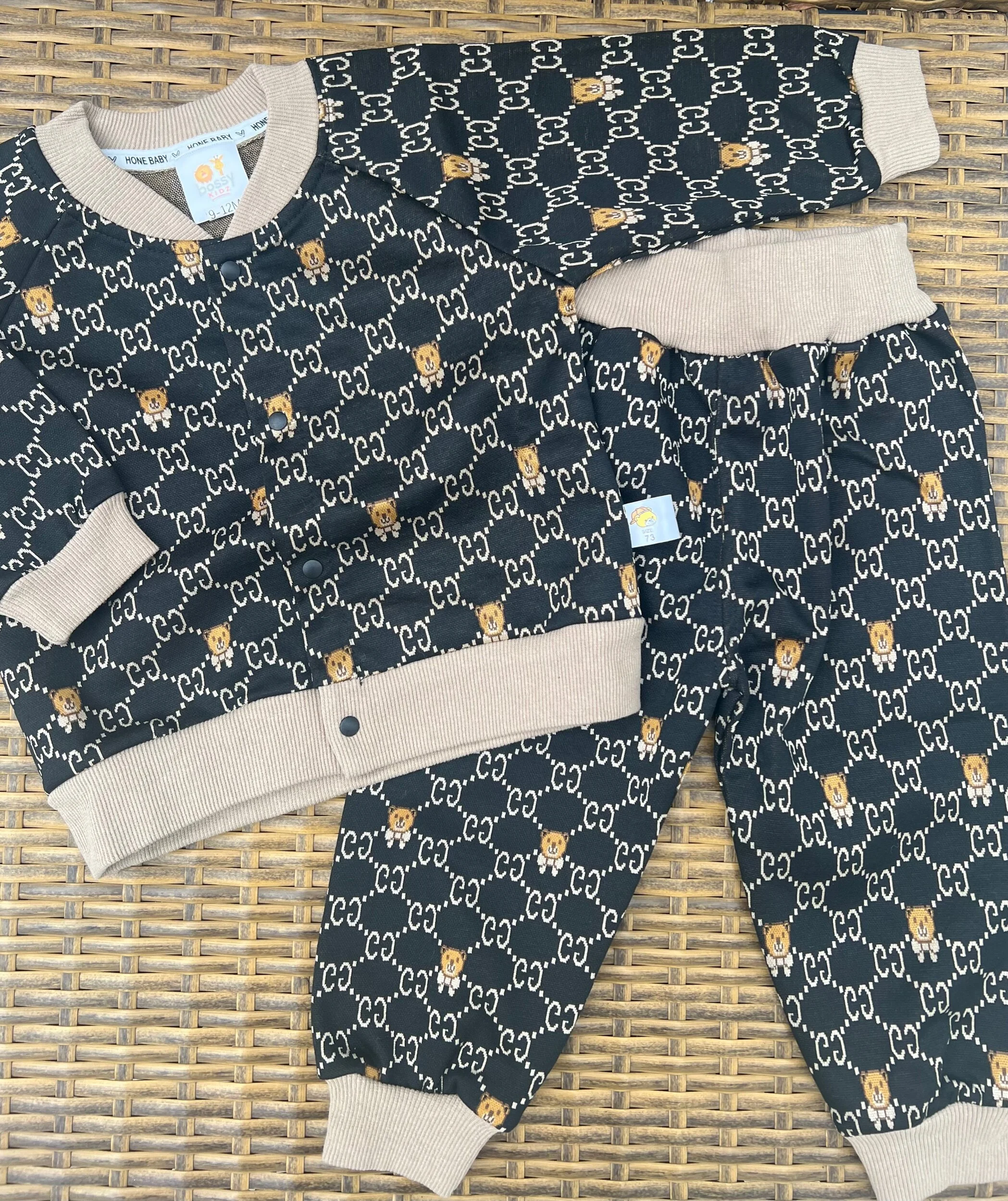 81534DF4-AEF0-4332-9491-CD8B1532BE7F