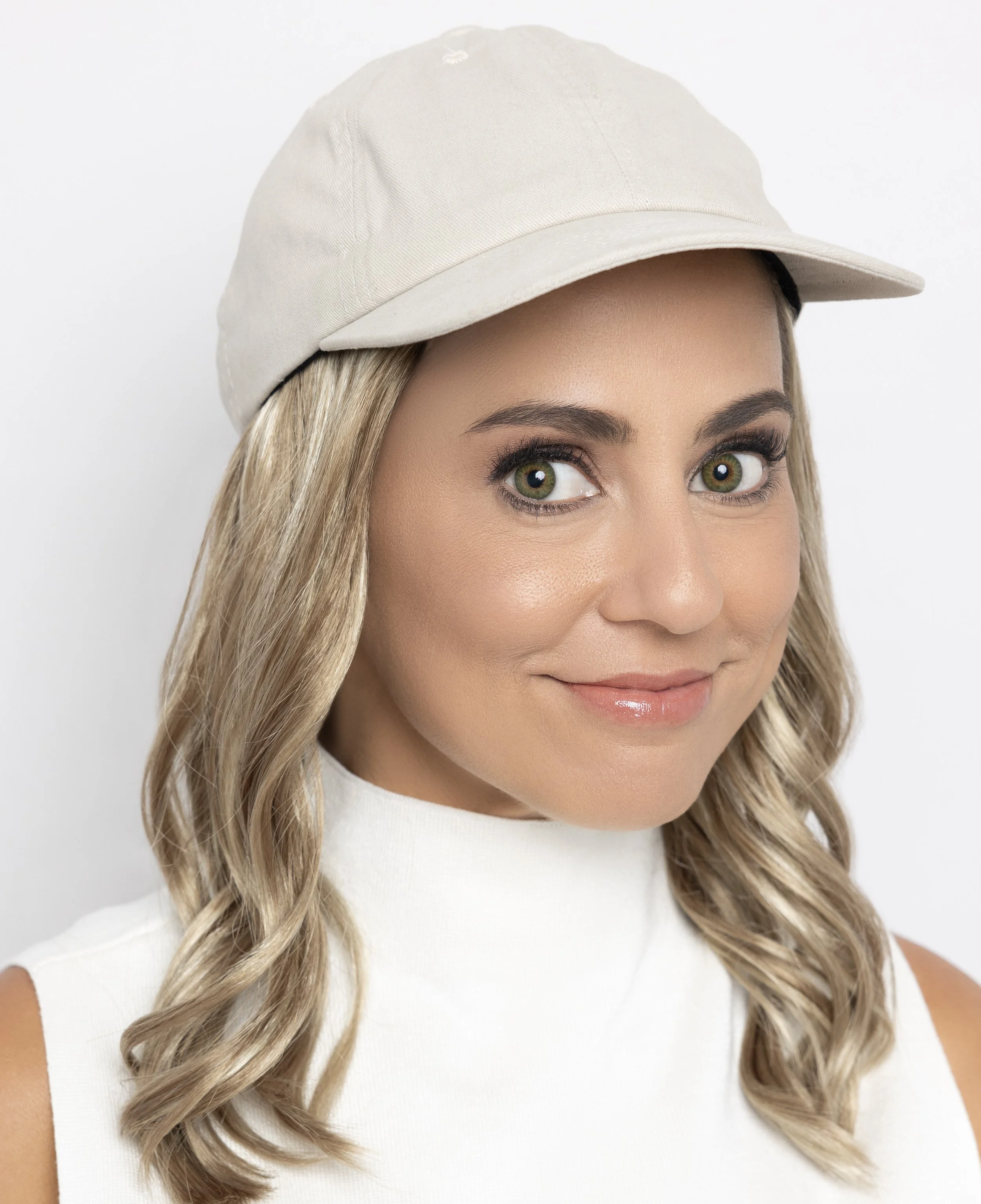 Wavy Hat Beige | Baseball Cap with Hair Sewn in