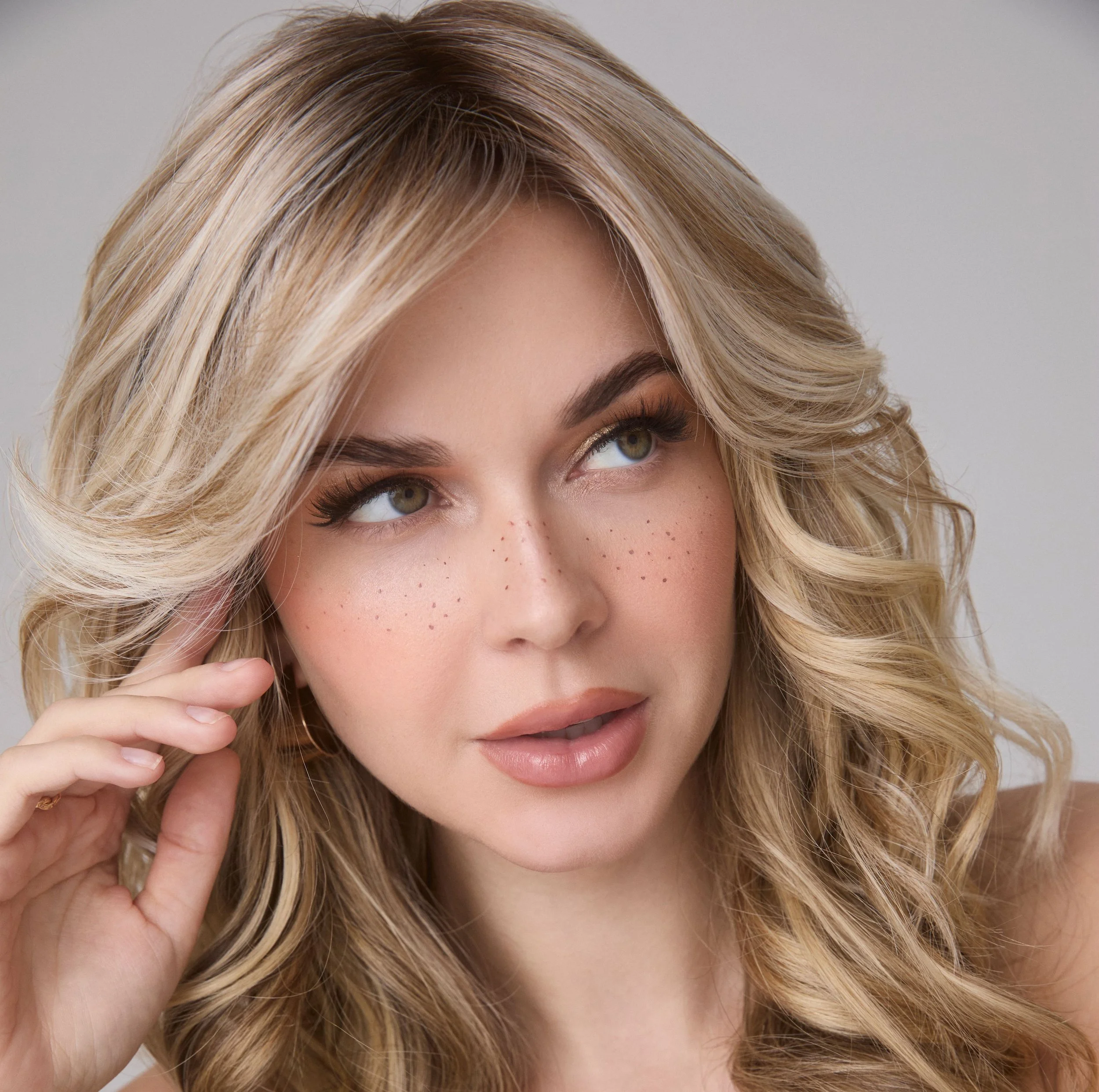 Medium Wavy Topper-Sea Salt Blond-R  2.jpg