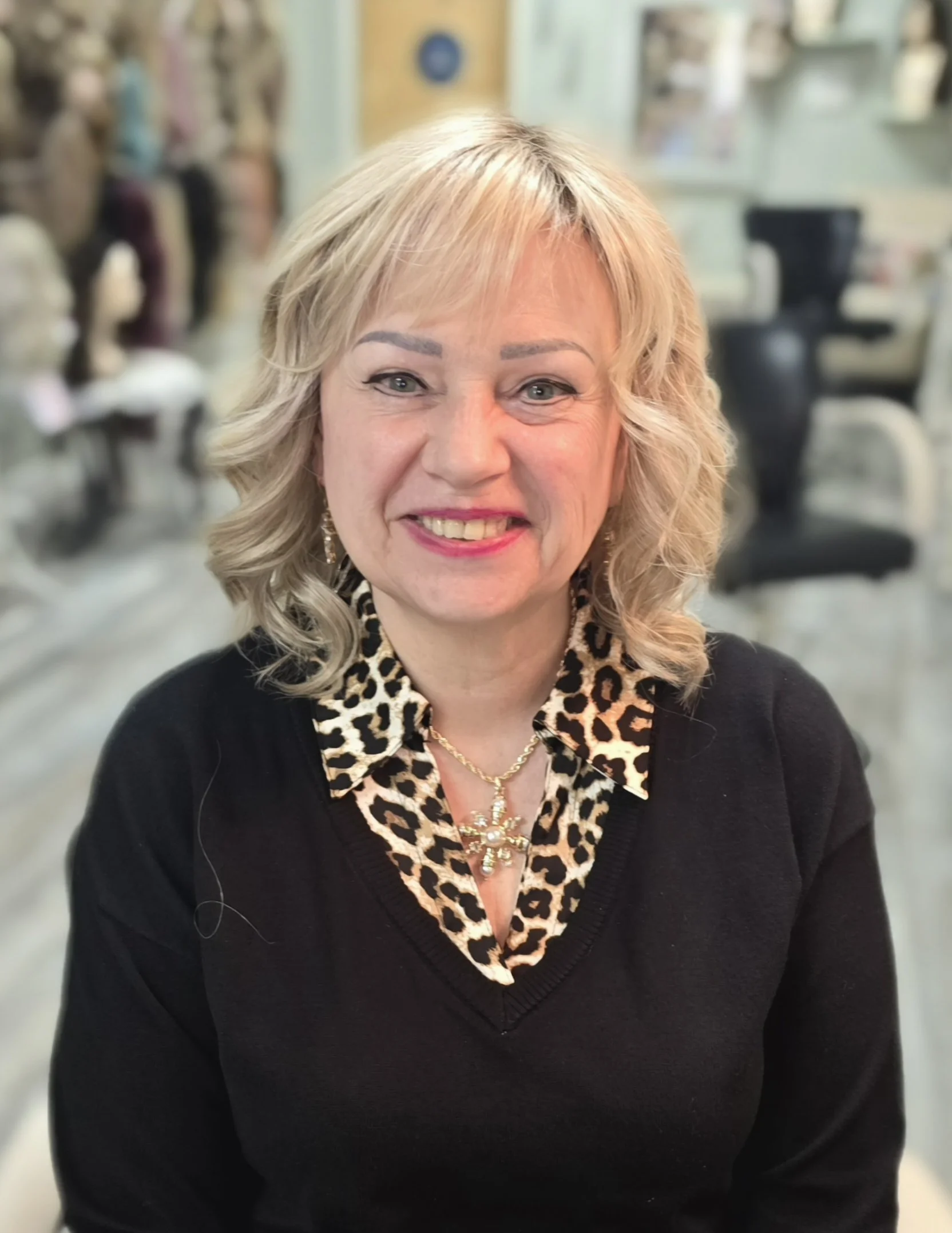 Eclat Deluxe by Ellen Wille | Heat-Friendly Beach Wave Wig (Lace Front + Mono Top)