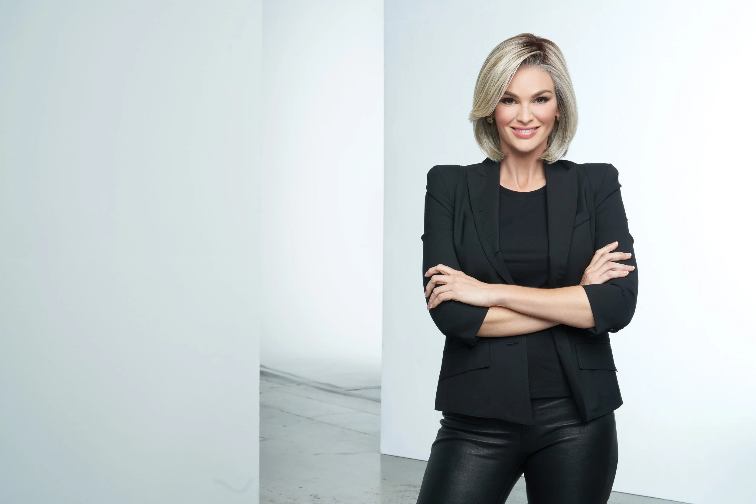 Portrait Mode by Raquel Welch | Heat-Friendly Lace Front Wig (Mono Top)