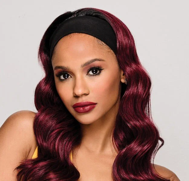 KK-20in-Wavy-Waves-Headband-Wig-Model-Front-2-625x782 1.jpg