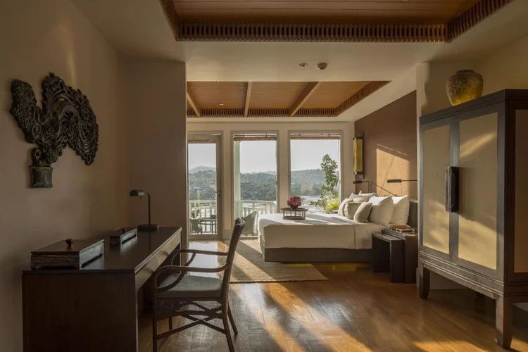 Bay View Suite