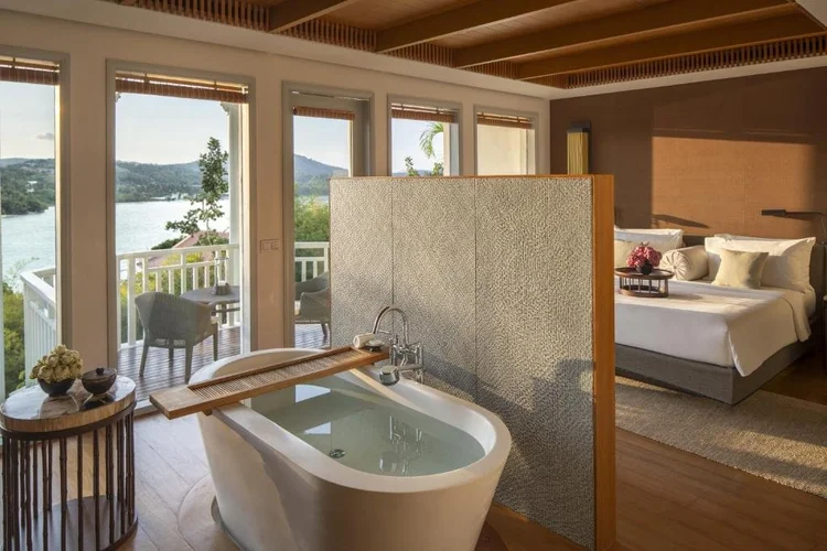 Bay View Suite