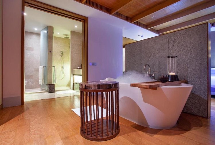 Bay View Suite