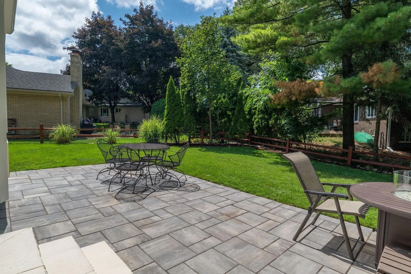 How to Make Lawn Care an Essential Part of the Landscaping Routine in Grosse Ile MI