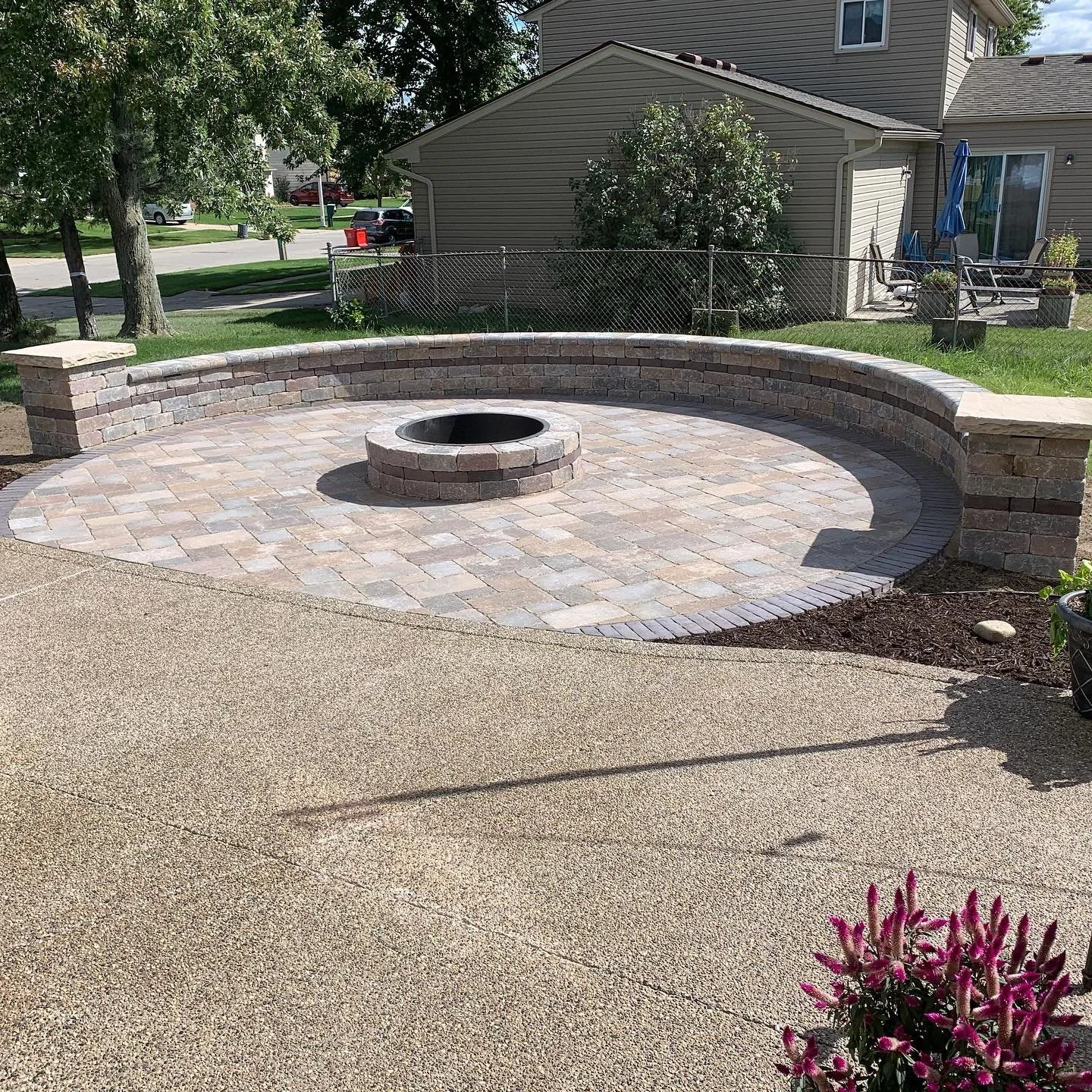 4 Reasons a Fire Pit May Be Perfect Near a Retaining Wall in Trenton, MI