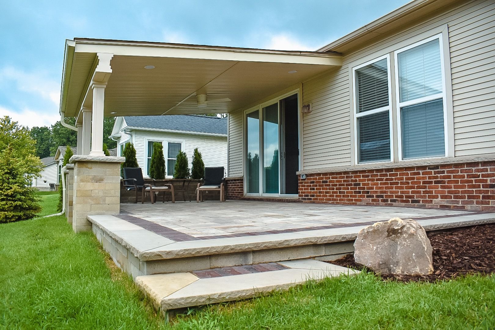 6 Patio Designs to Consider for Your Backyard Landscaping in the Trenton and Woodhaven, MI, Areas