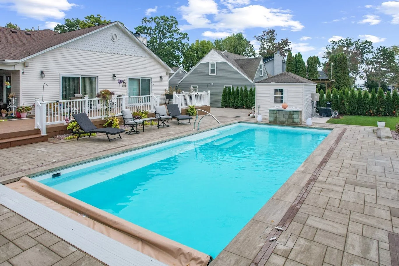 the marvelous fiberglass pool (1).jpg