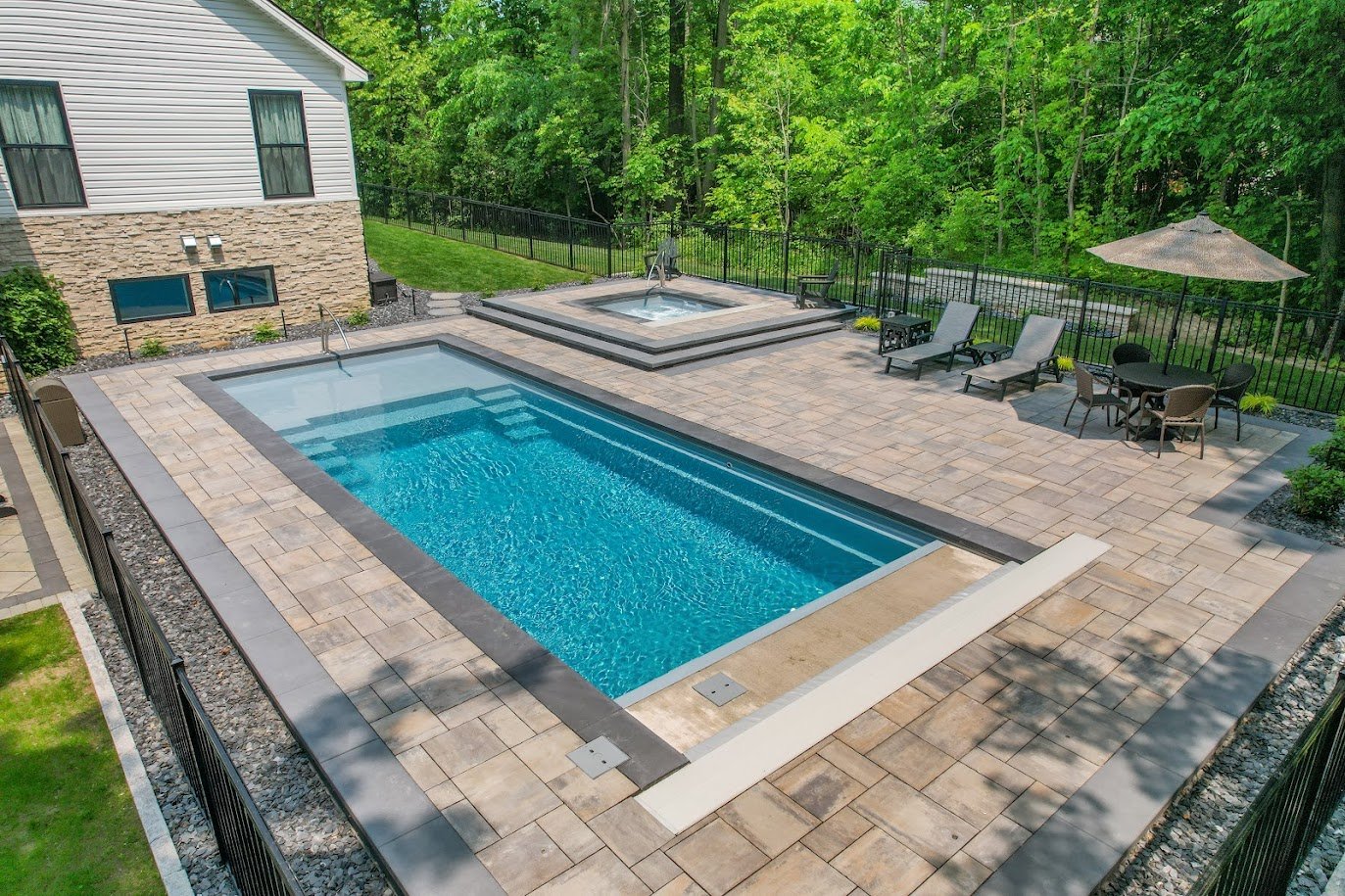 How an Automatic Pool Cover Bolsters Your Pool Safety