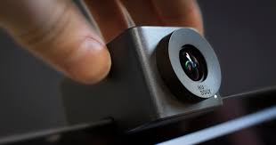 metro-solutions-huddly-iq-video-conferencing.jpeg