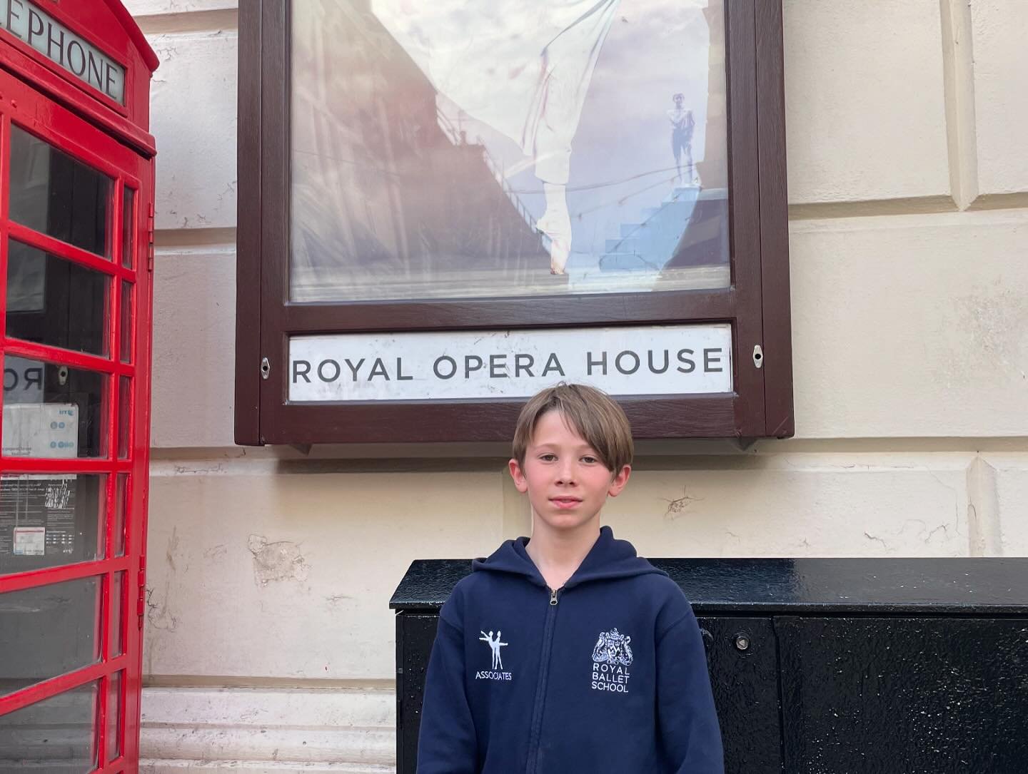 Rush rush up to Covent Garden as Sebastian is needed on the stage in a few hours this evening in the Royal Ballets production of A Winters Tale. He is replacing a dancer who broke his foot.  Quick pizza then off to take my seat.