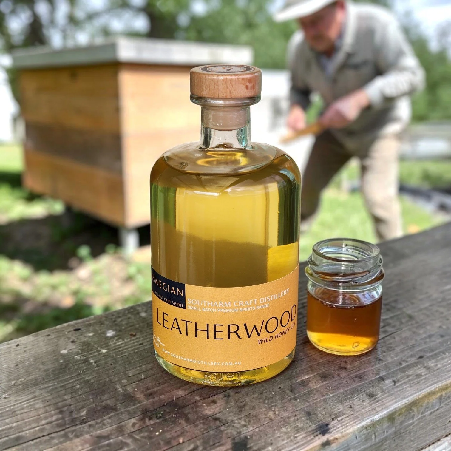 TASWEGIAN LEATHERWOOD HONEY GIN