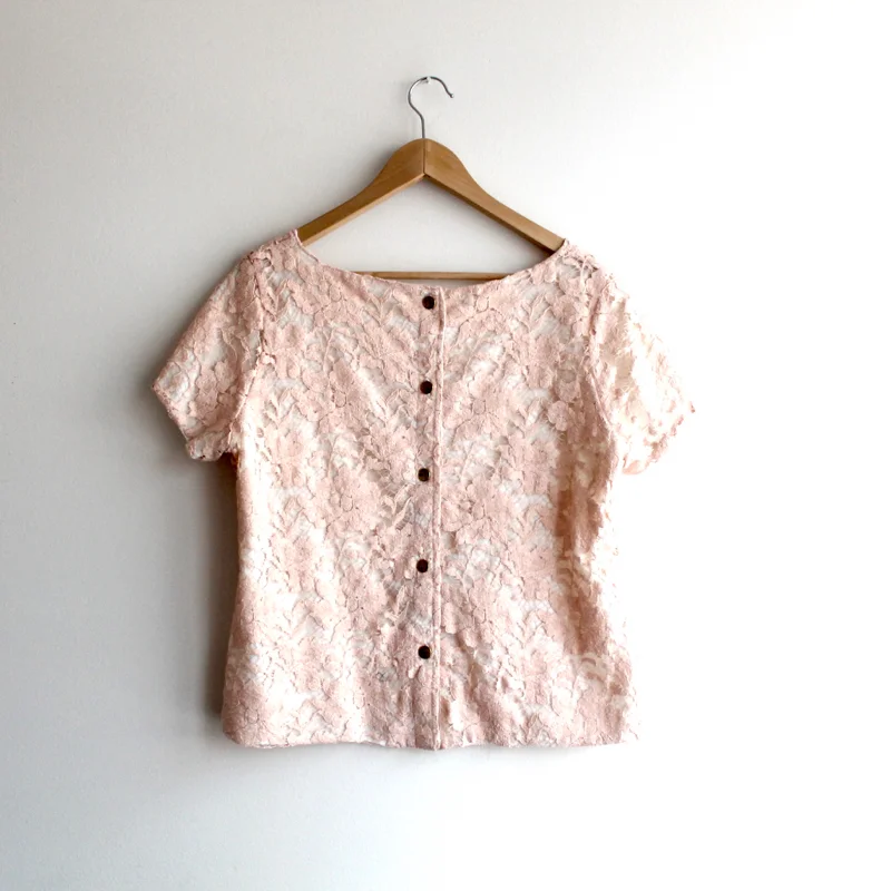 Lace Beatrix with gold buttons