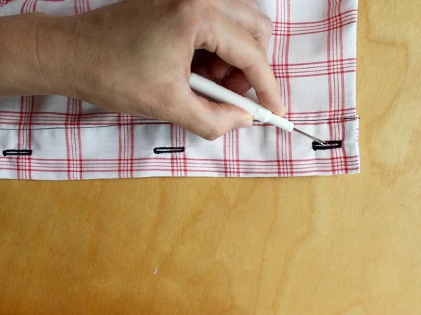 Beatrixalong Day 8: Buttons and Buttonholes