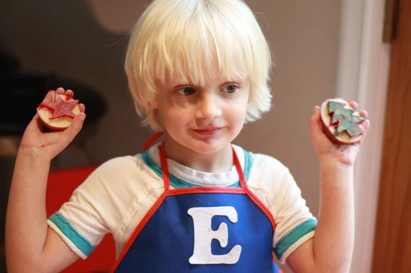 Christmas Craft: Potato Stamp Wrapping Paper