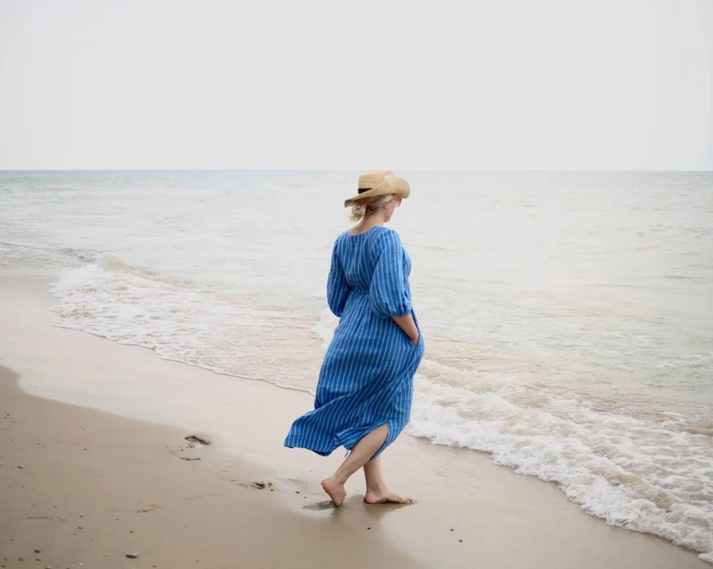 Sapphire at the (saltless) seaside
 🌊 
#MBRsapphire
