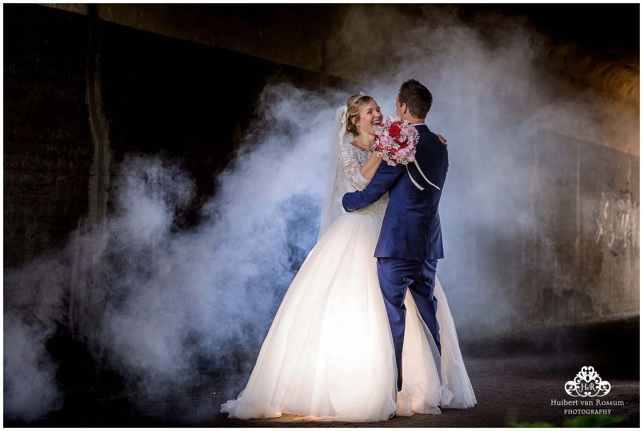 Bruiloft van brandweerman Sander en Janine