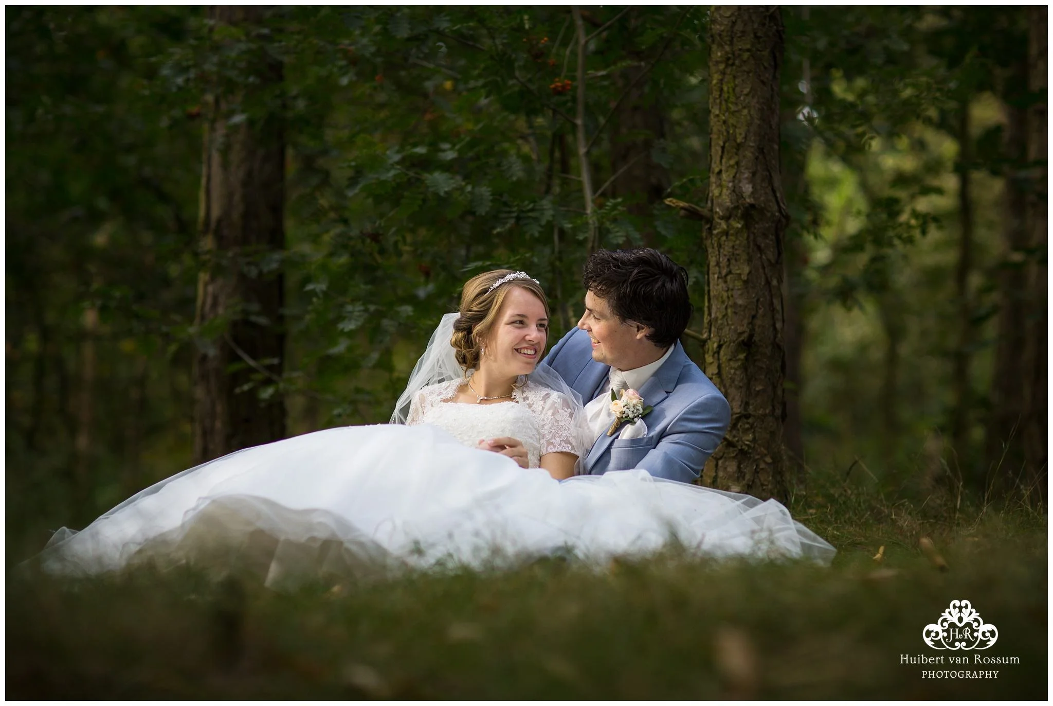 Bruidsreportage op de heide bij Bergen-op-Zoom