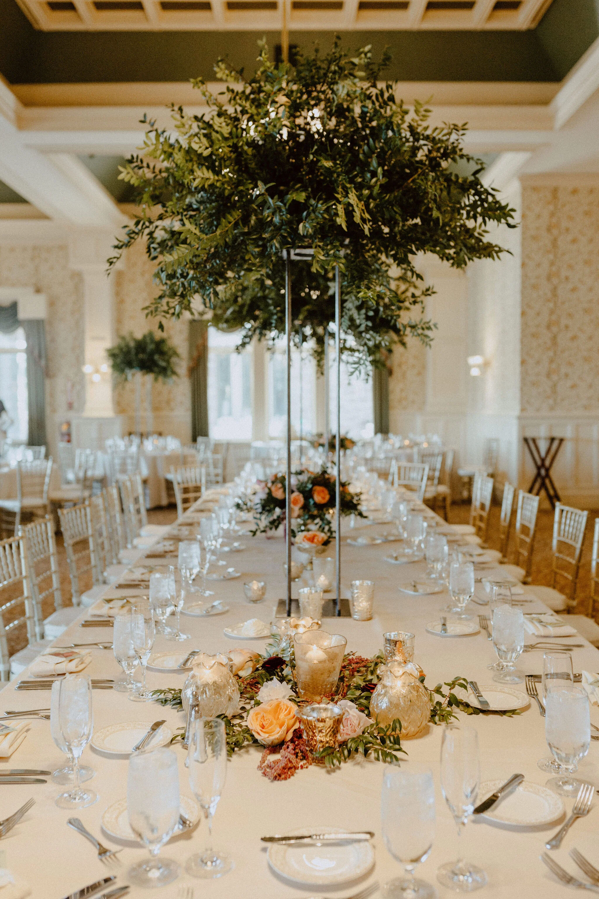 liz-doug-2019-05-spring-wedding-lake-george-meadowlark-stills-lawrence-braun-MORIAH-0427-MW010675.jpg