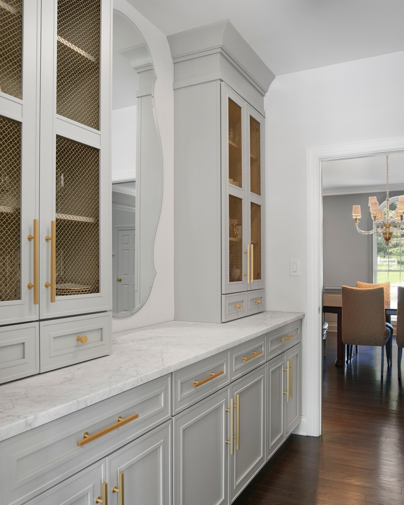 Built-in cabinery isn't just for the kitchen!  Whether it be the office, the butler's pantry, the basement, or the living room, built-in cabinetry can really take a room to the next level. 
.
.
.
#builtin #builtins #builtincabinets  #builtincabinetry