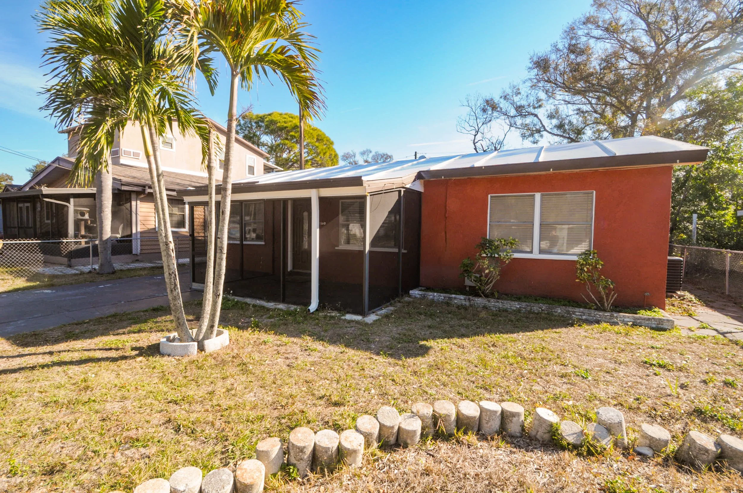 4 bedroom 1 bathroom house for rent