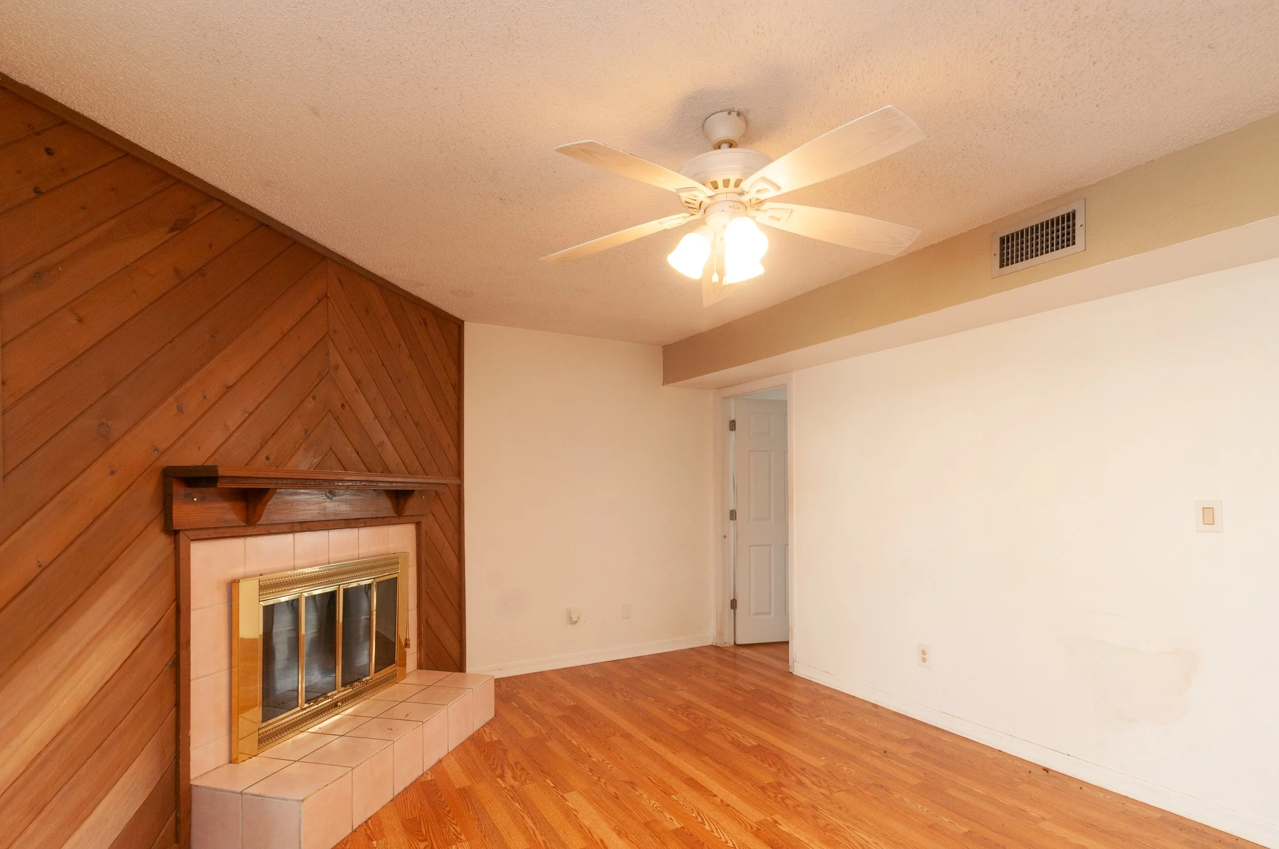 859 pinewood terrace-18.jpg