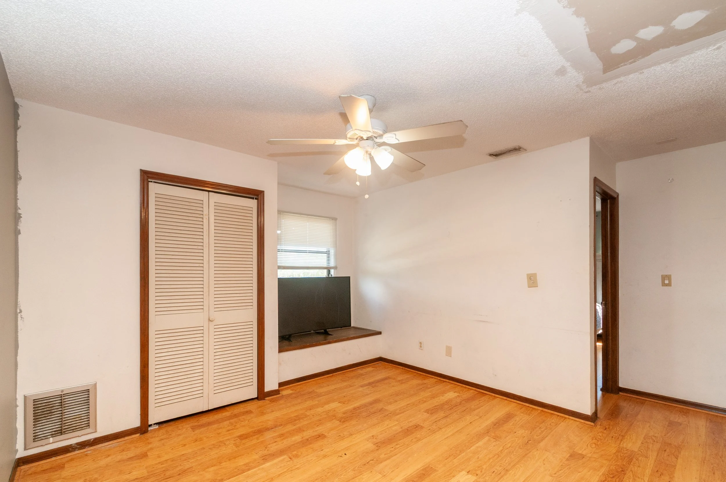 859 pinewood terrace-30.jpg