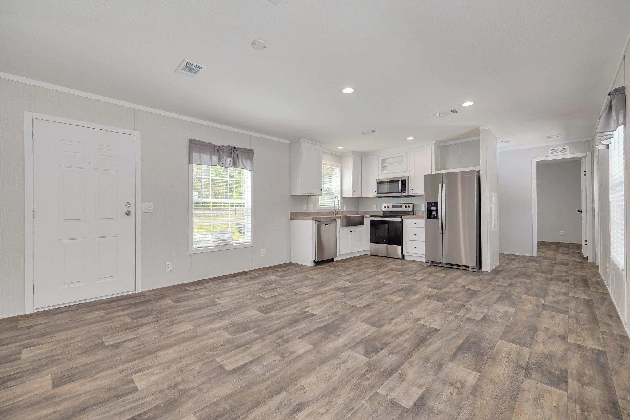 image of kitchen at 10617 denton ave